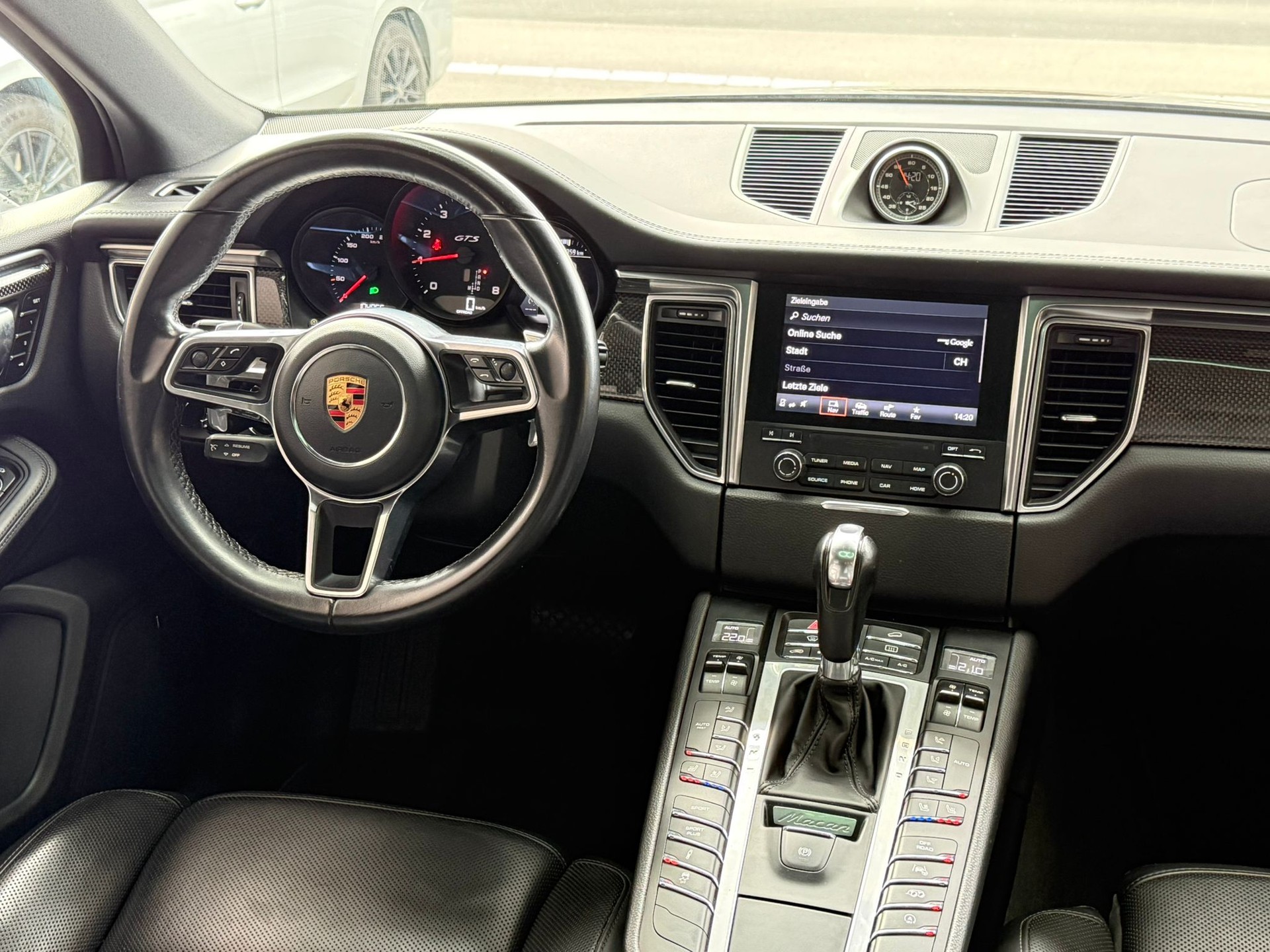 PORSCHE Macan GTS PDK-image-19