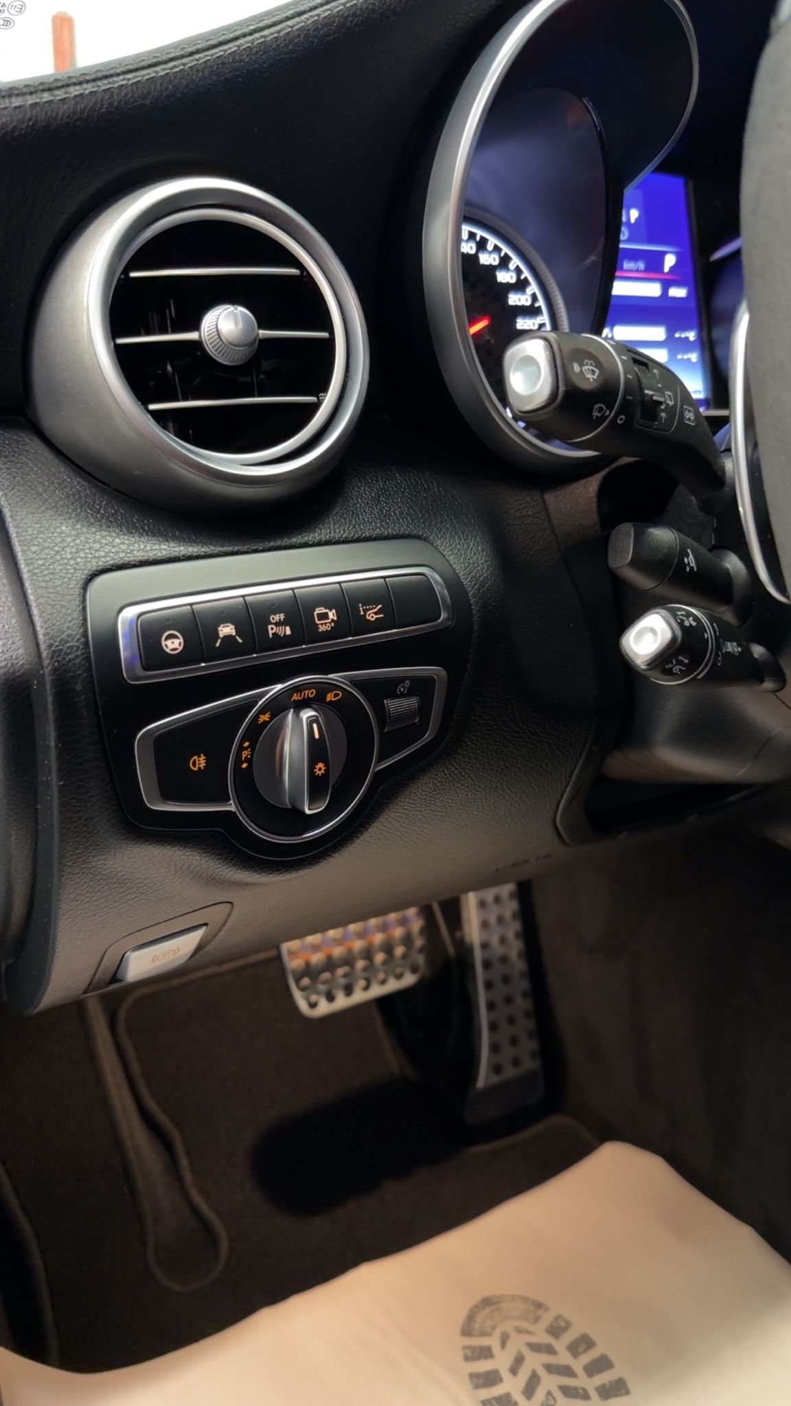 MERCEDES-BENZ C 43 AMG 4Matic 9G-Tronic-image-8