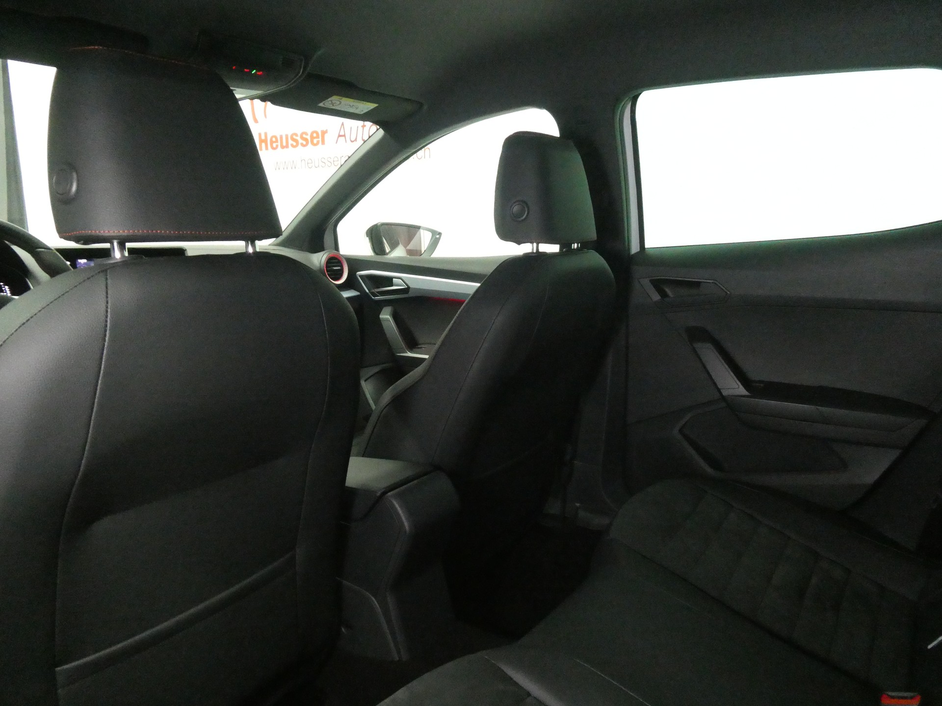 SEAT Ibiza 1.5 EcoTSI FR DSG - Navi - Digital Cockpit - Leder/Alcantara - Keyless - Kamera - 150 PS-image-9