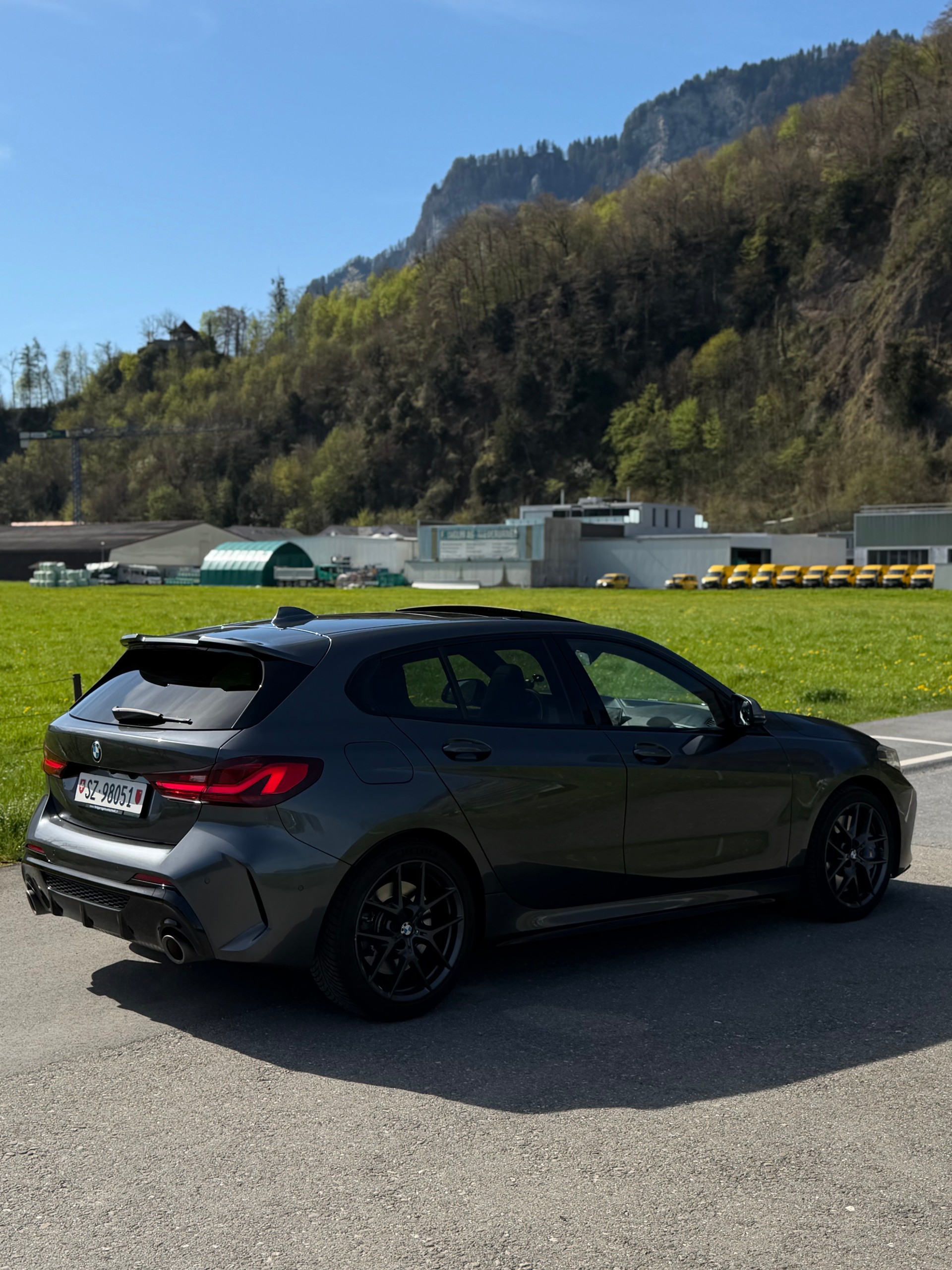 BMW M135i xDrive Steptronic Ab Service und MFK-image-2