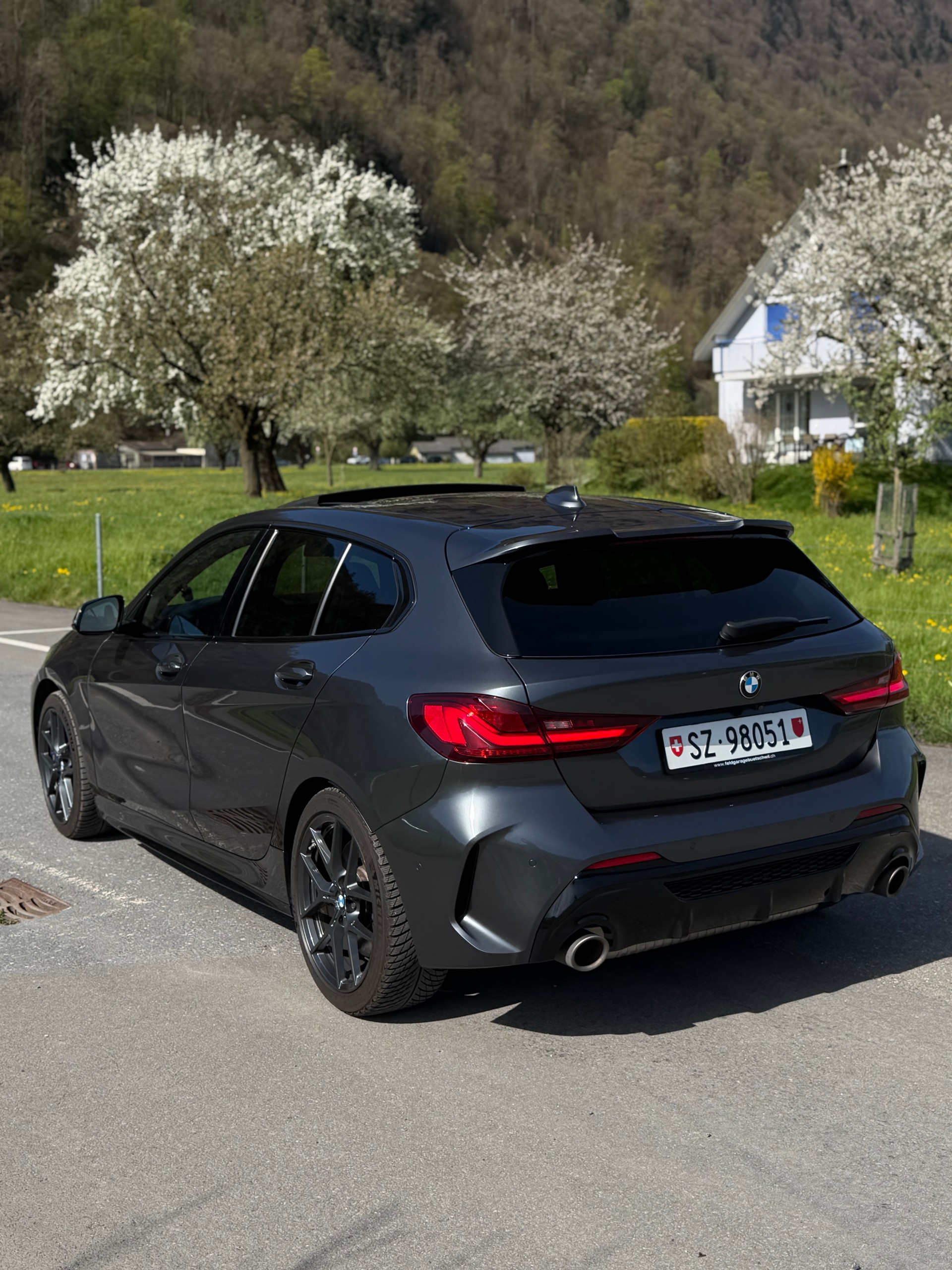 BMW M135i xDrive Steptronic Ab Service und MFK-image-3