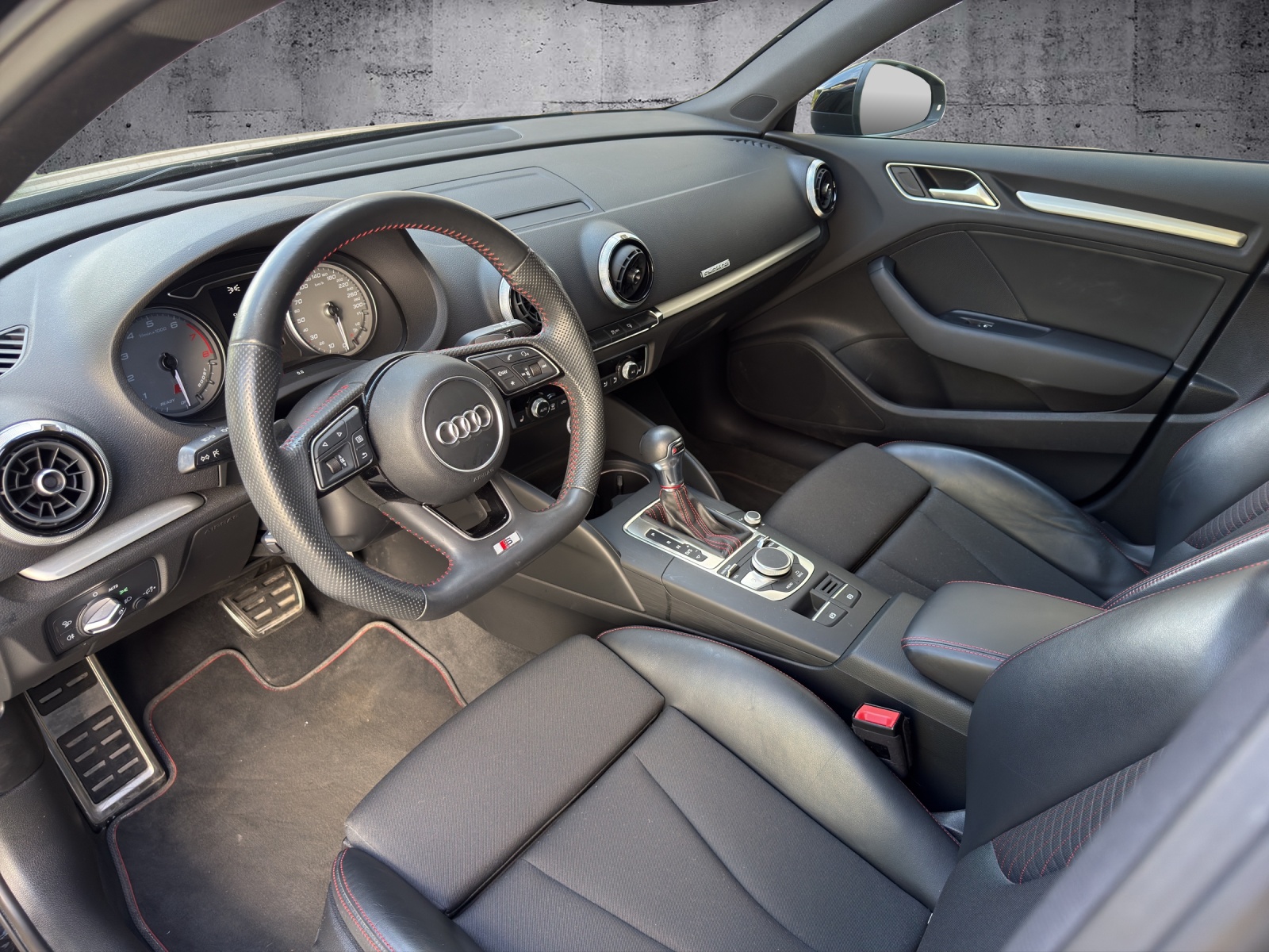 AUDI S3 Sportback 2.0 TFSI quattro S-tronic-image-6