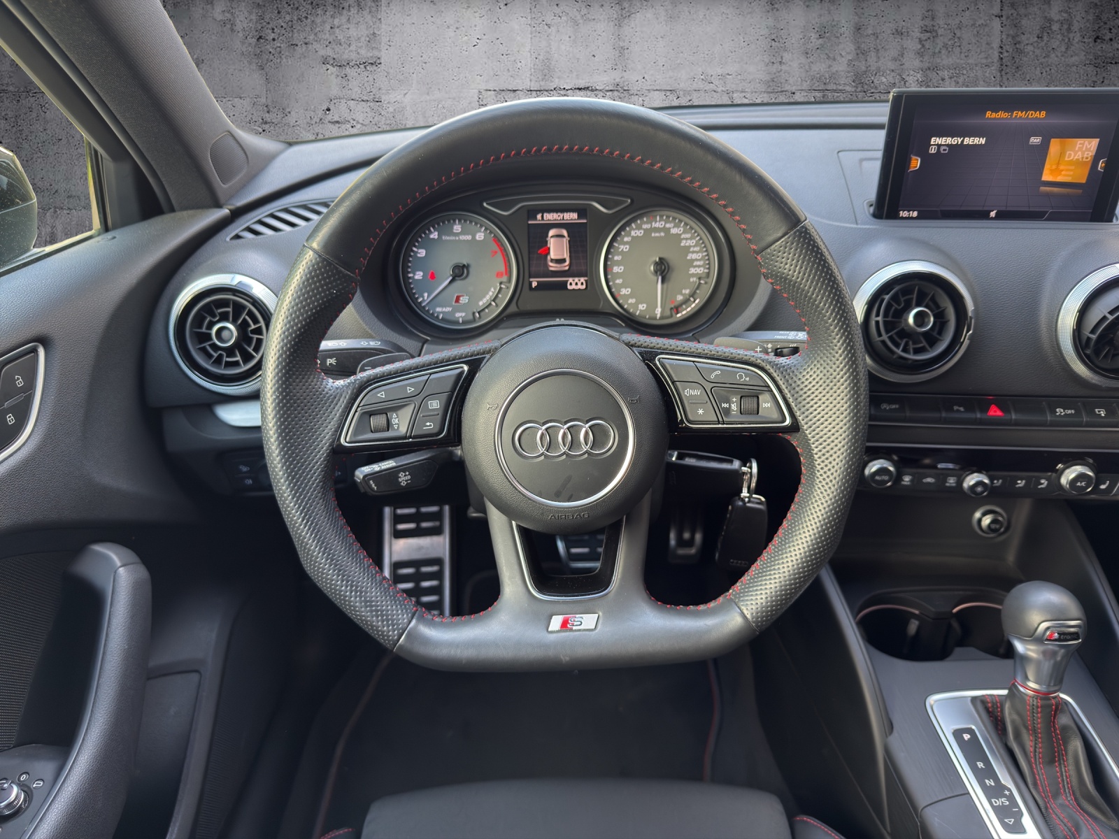 AUDI S3 Sportback 2.0 TFSI quattro S-tronic-image-7