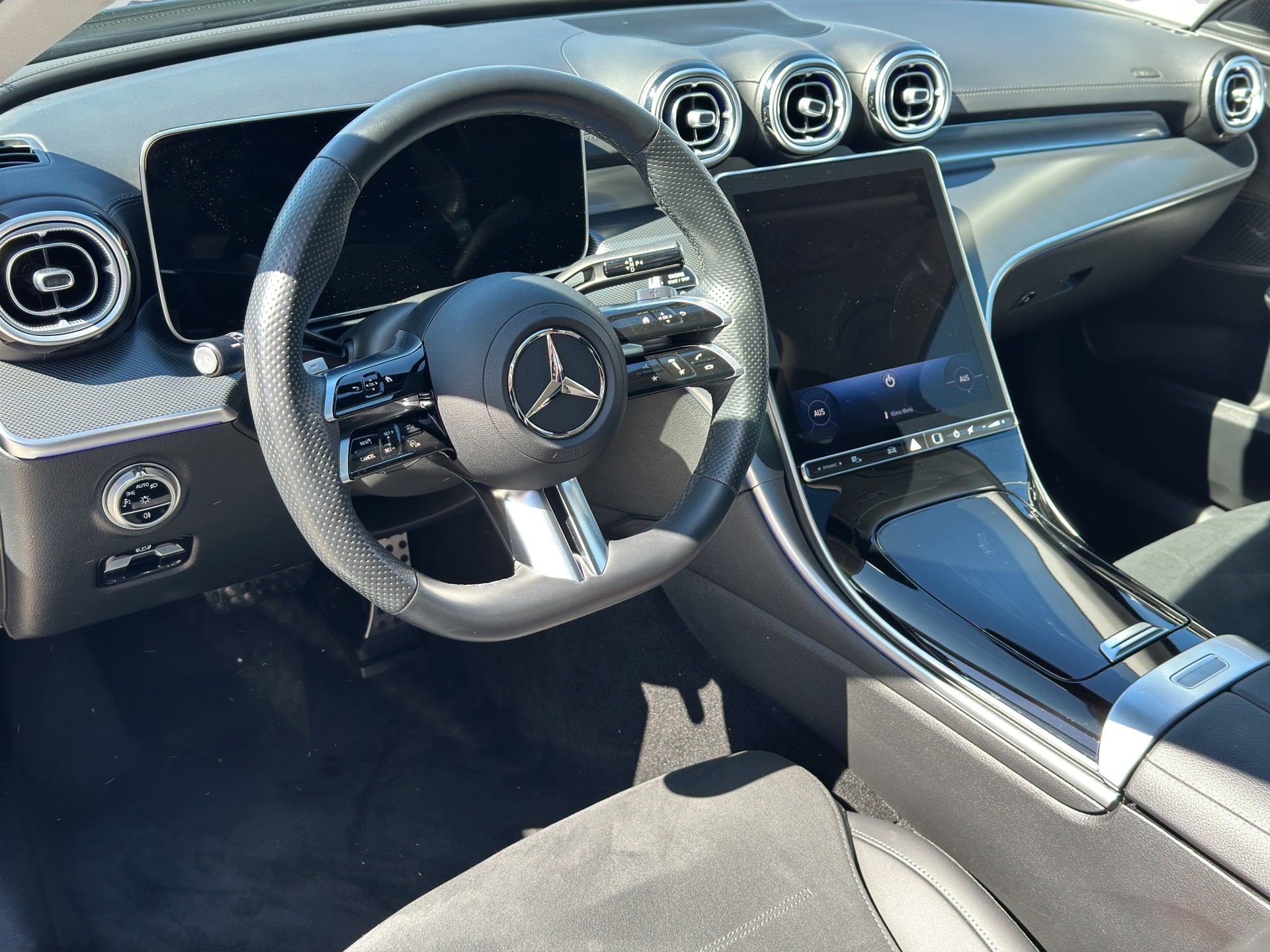 MERCEDES-BENZ C 220 d AMG Night 9G-Tronic-image-6