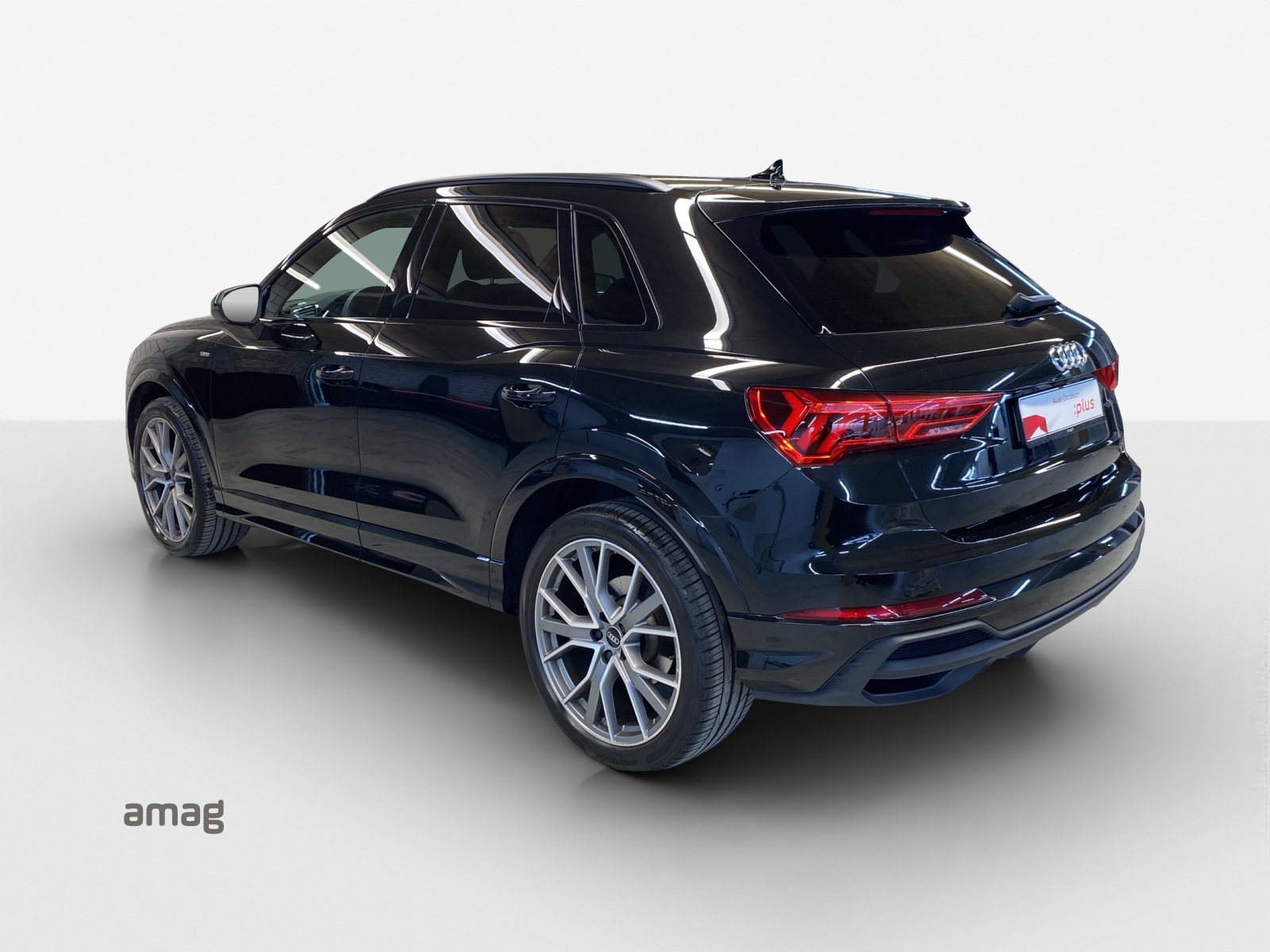 AUDI Q3 35 TFSI S line S-tronic-image-2
