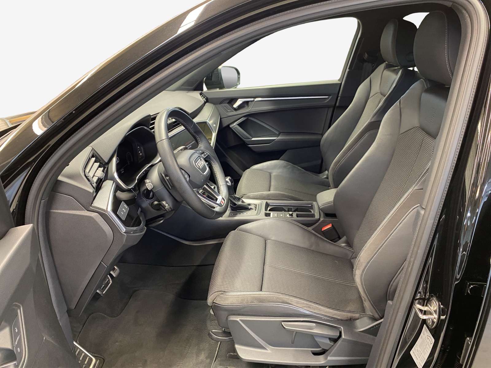 AUDI Q3 35 TFSI S line S-tronic-image-7