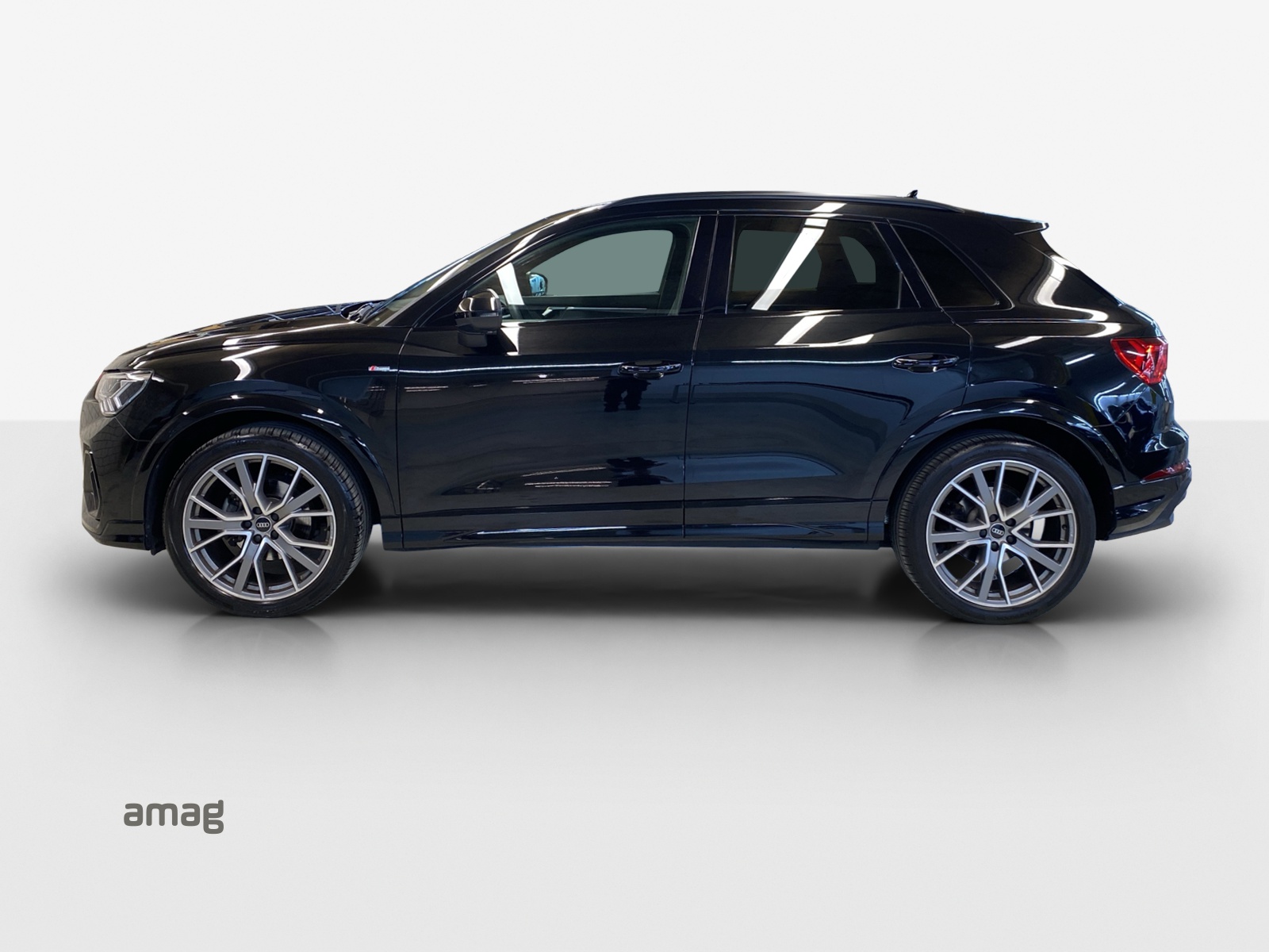 AUDI Q3 35 TFSI S line S-tronic-image-1