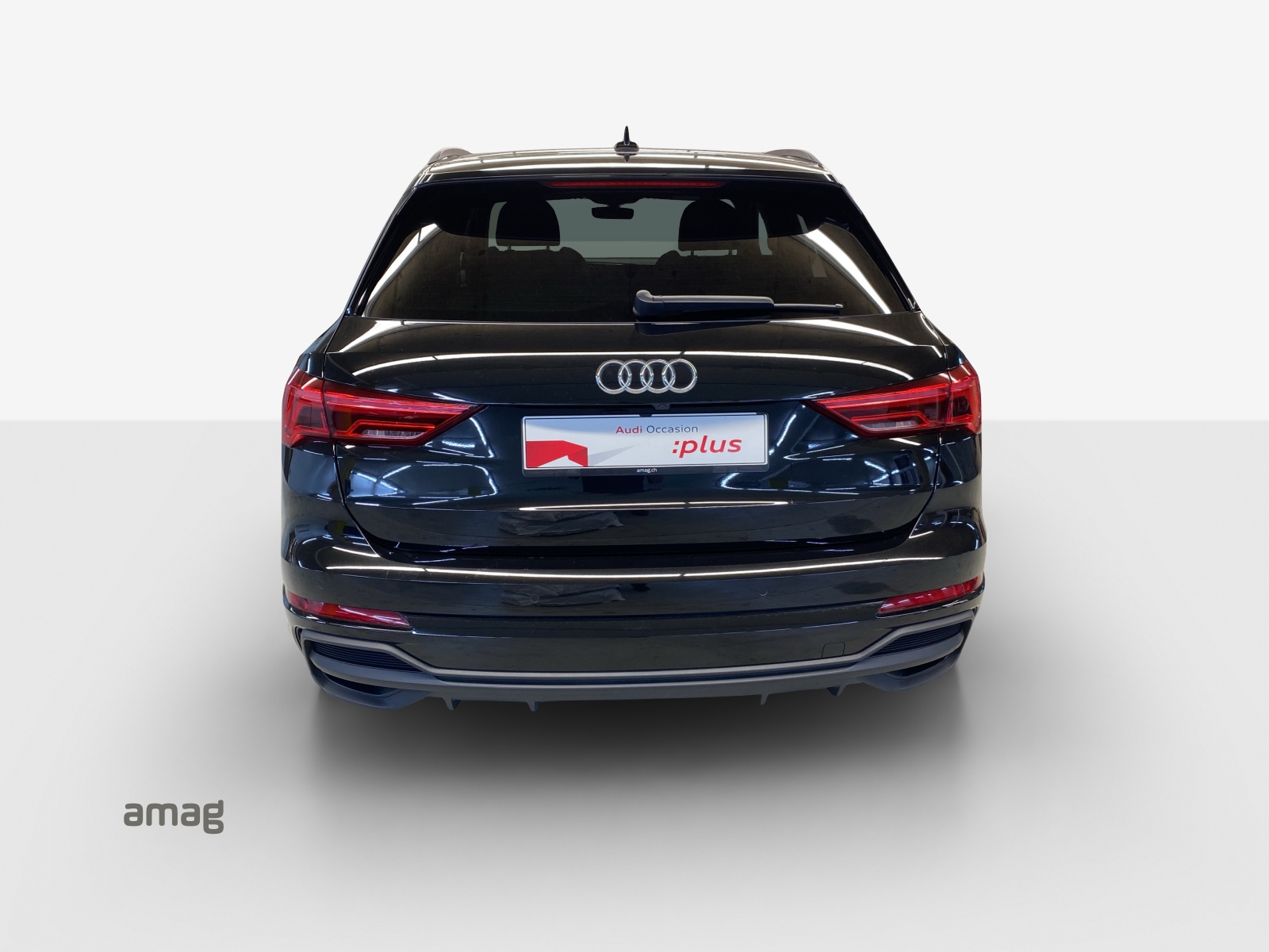 AUDI Q3 35 TFSI S line S-tronic-image-3