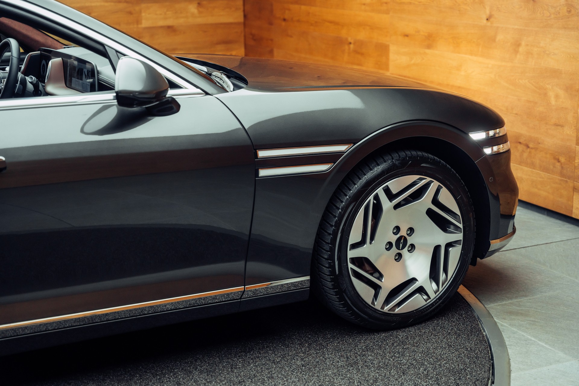 GENESIS G90 Luxury Plus LWB AWD-image-22