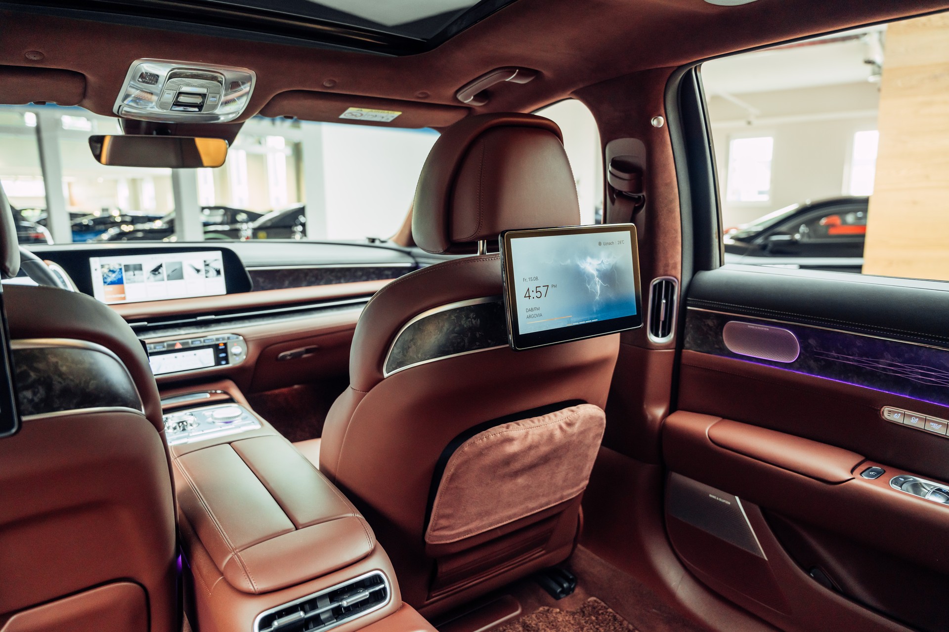 GENESIS G90 Luxury Plus LWB AWD-image-9