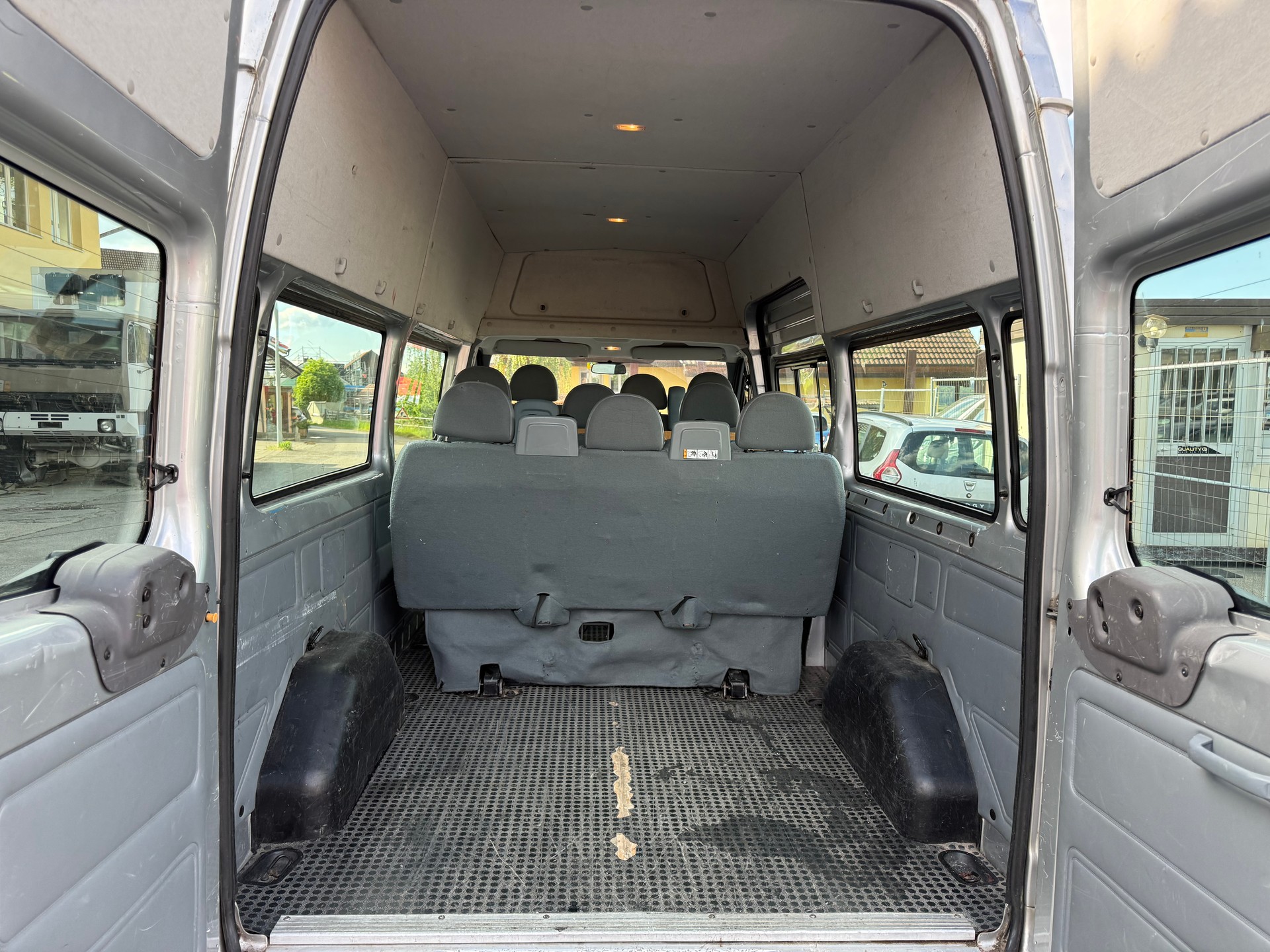 FORD Transit 350L Level 3-image-6