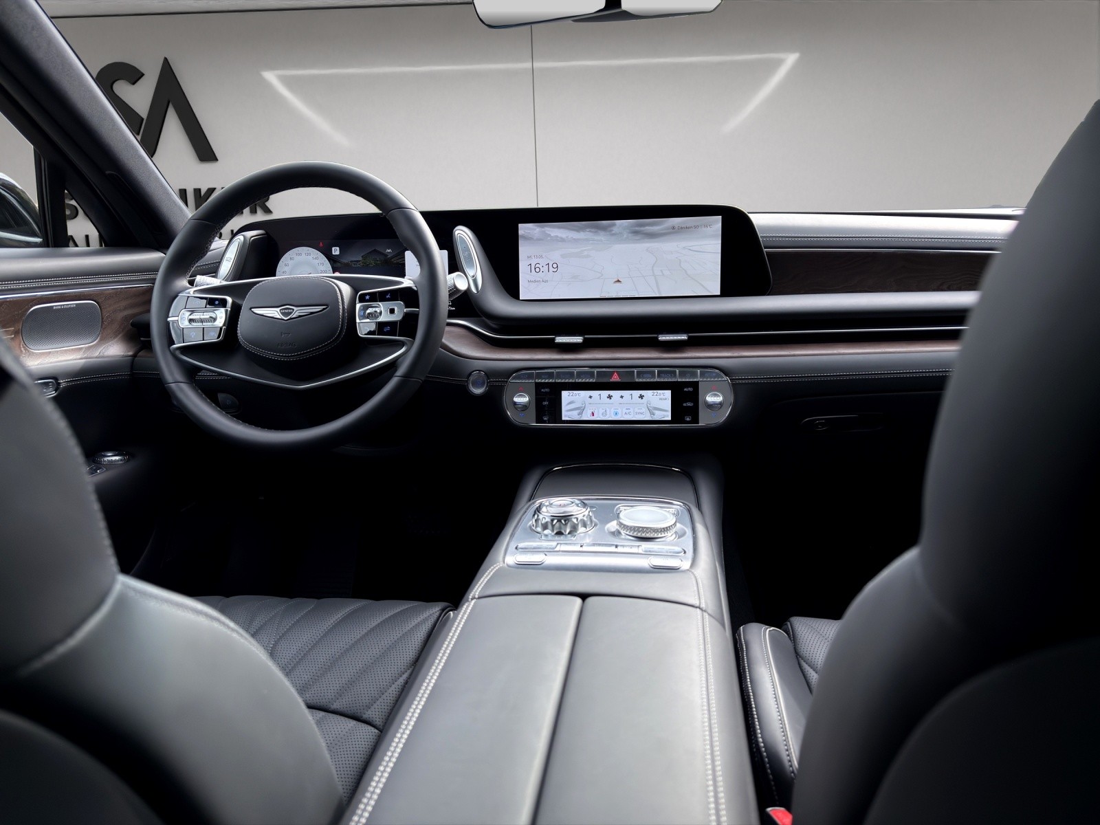 GENESIS G90 Luxury-image-13