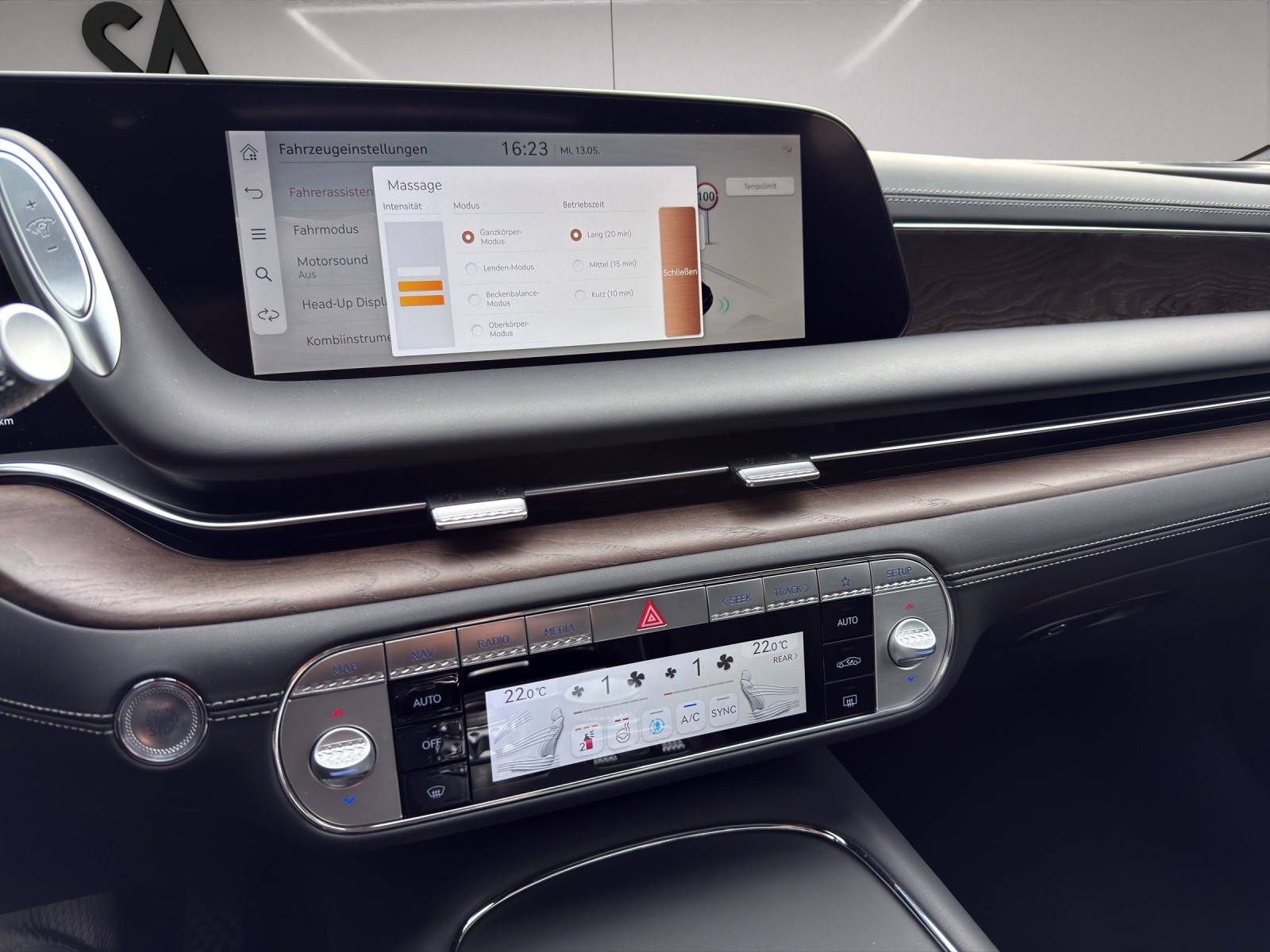 GENESIS G90 Luxury-image-17