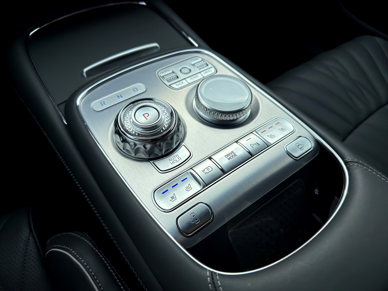 GENESIS G90 Luxury-image-15