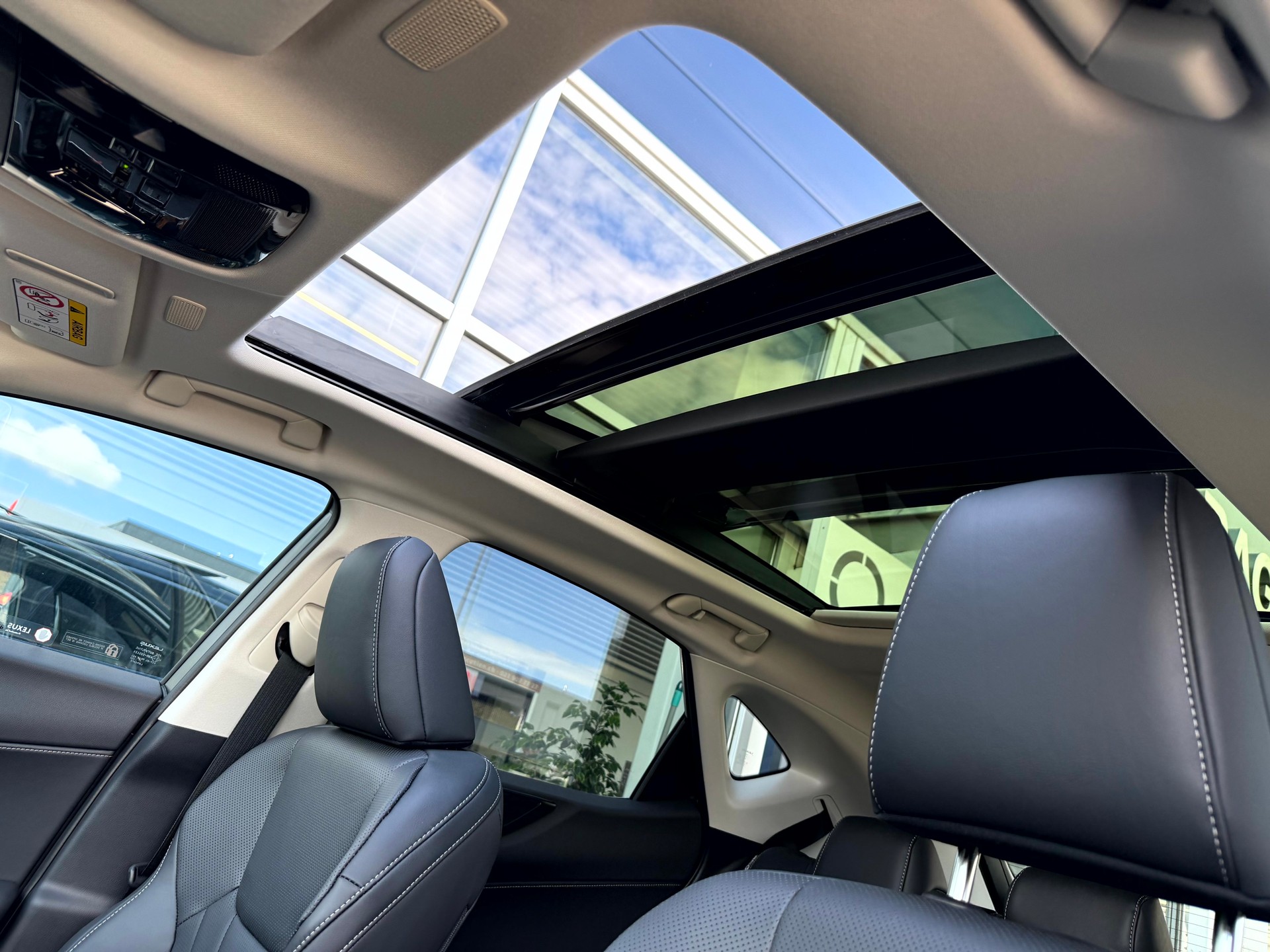 LEXUS NX 450h+ E-FOUR Comfort-image-16