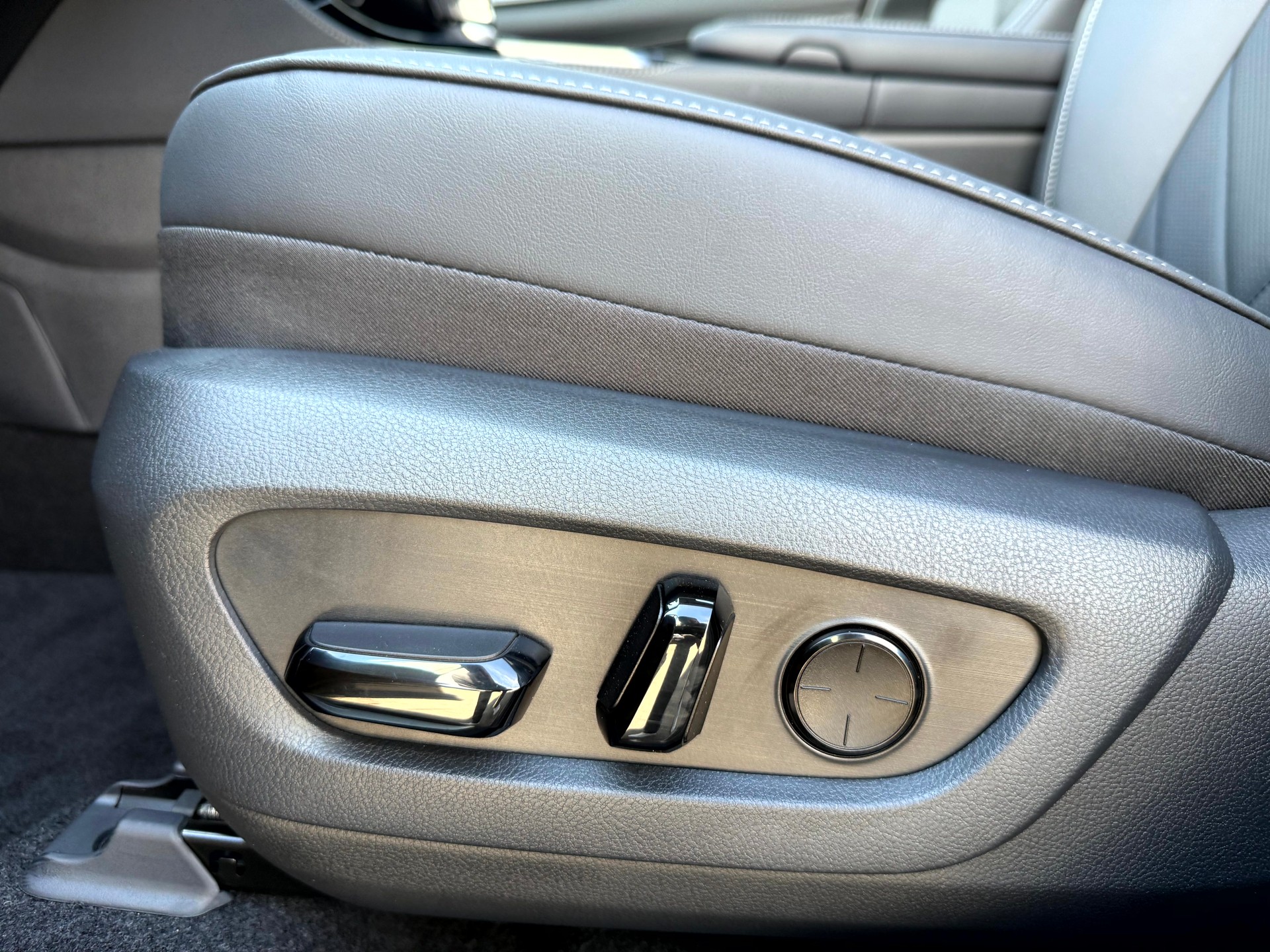 LEXUS NX 450h+ E-FOUR Comfort-image-17