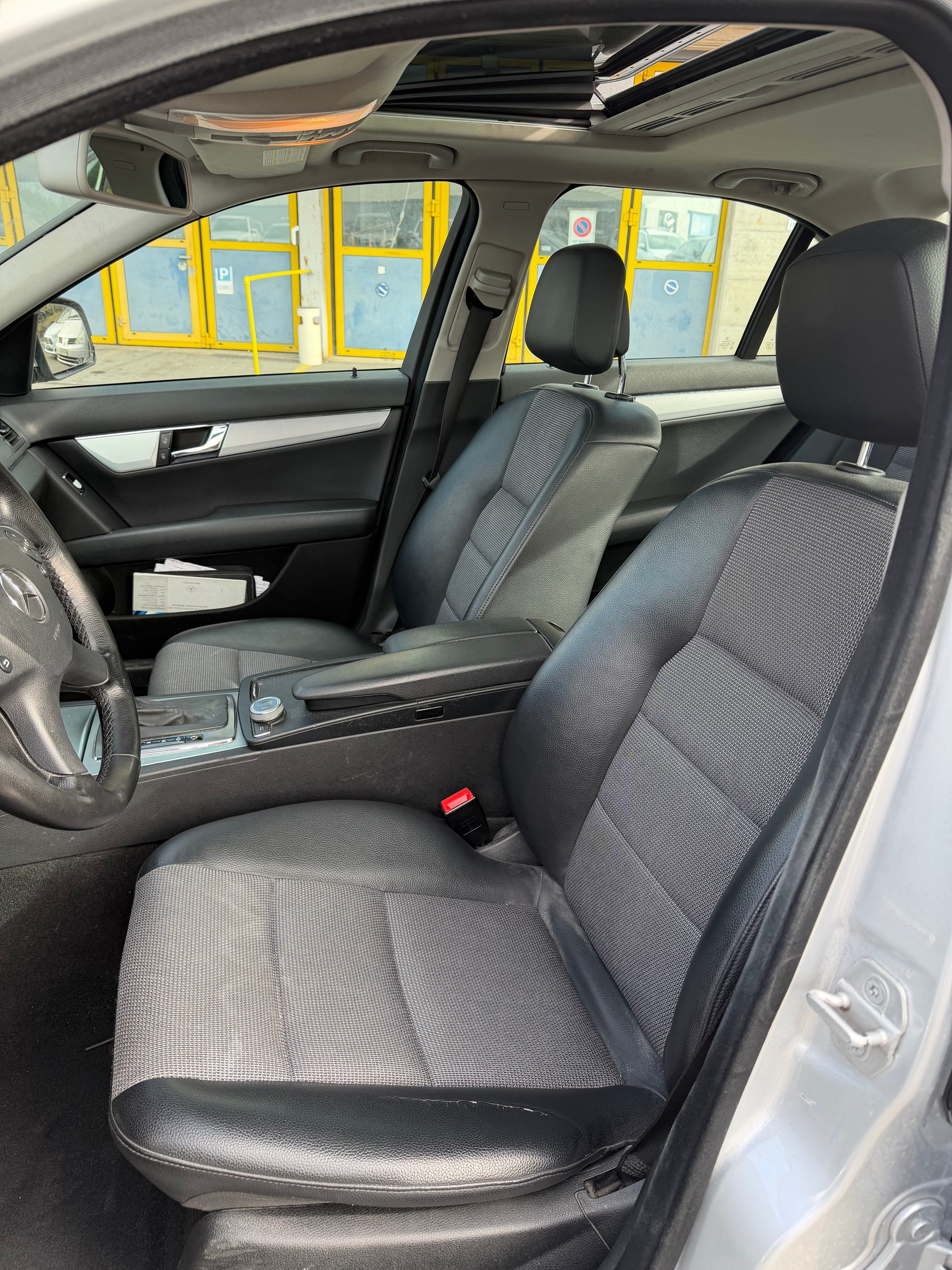 MERCEDES-BENZ C 300 (280) Elégance 7G-Tronic-image-3