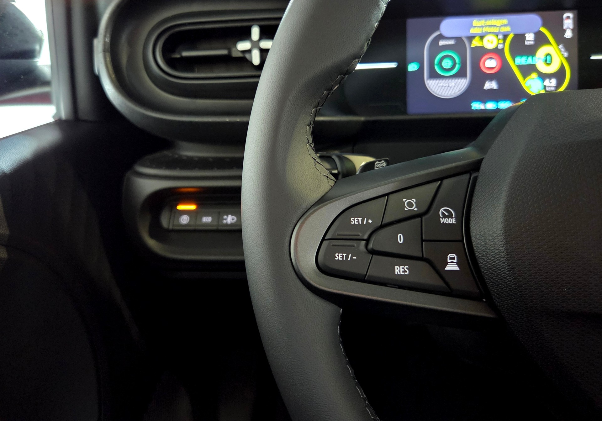 RENAULT Twingo E-Tech Urban Range techno-image-6