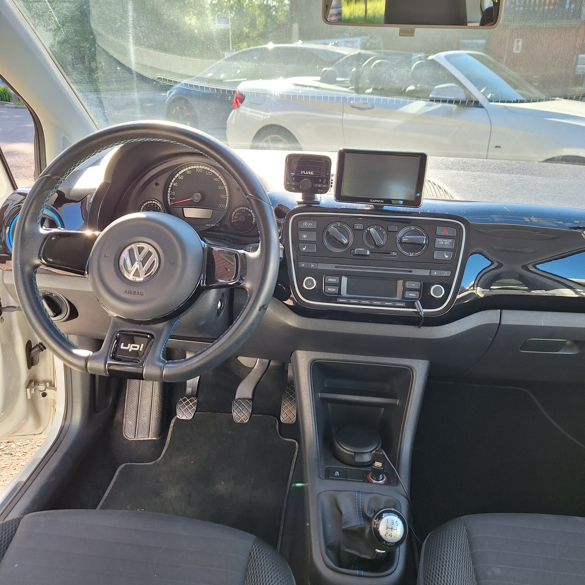 VW Up 1.0 BMT cup up-image-5