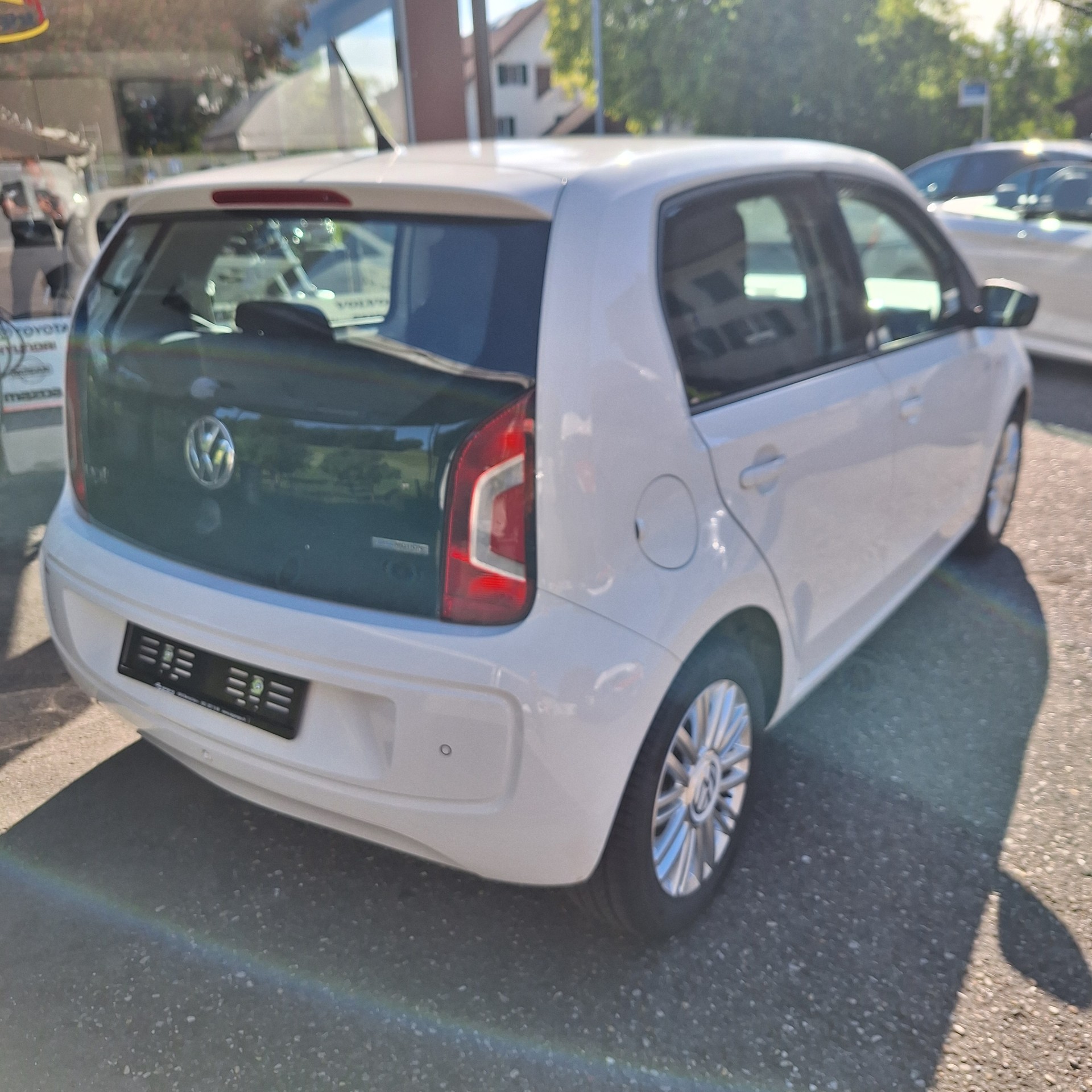 VW Up 1.0 BMT cup up-image-1