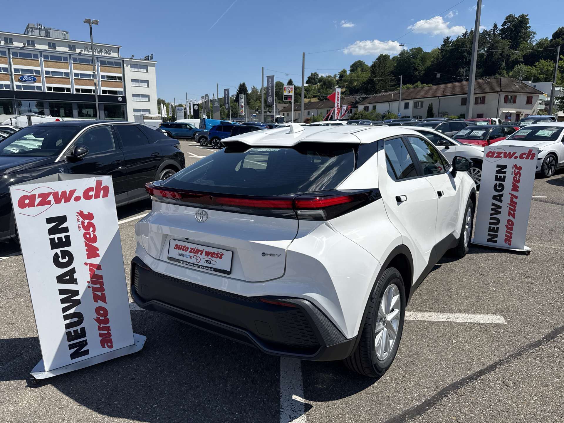 TOYOTA C-HR 1.8 HSD Comfort CVT-Automat-image-2