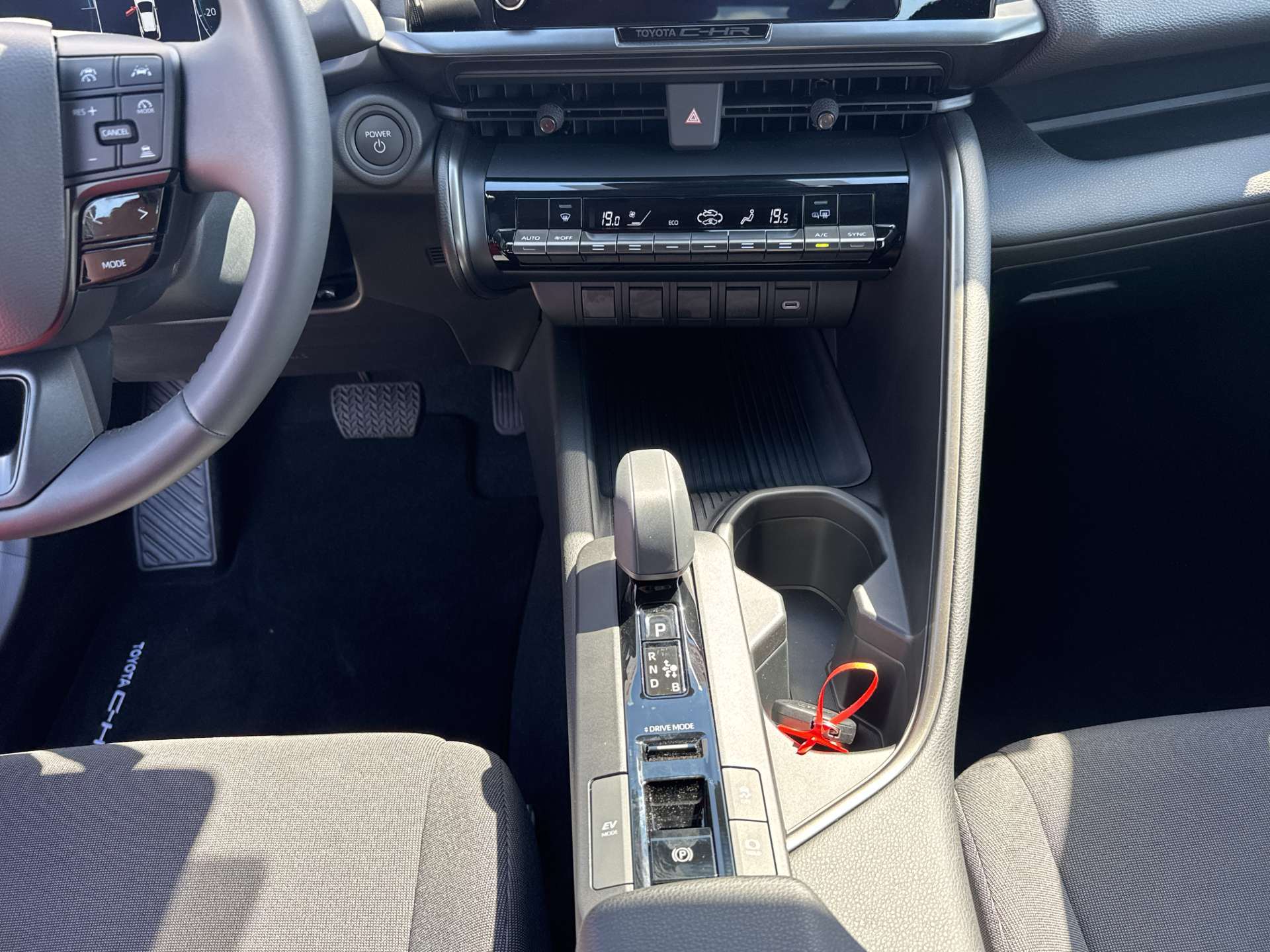 TOYOTA C-HR 1.8 HSD Comfort CVT-Automat-image-11
