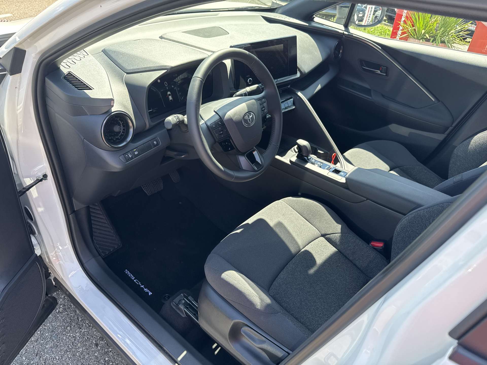 TOYOTA C-HR 1.8 HSD Comfort CVT-Automat-image-5