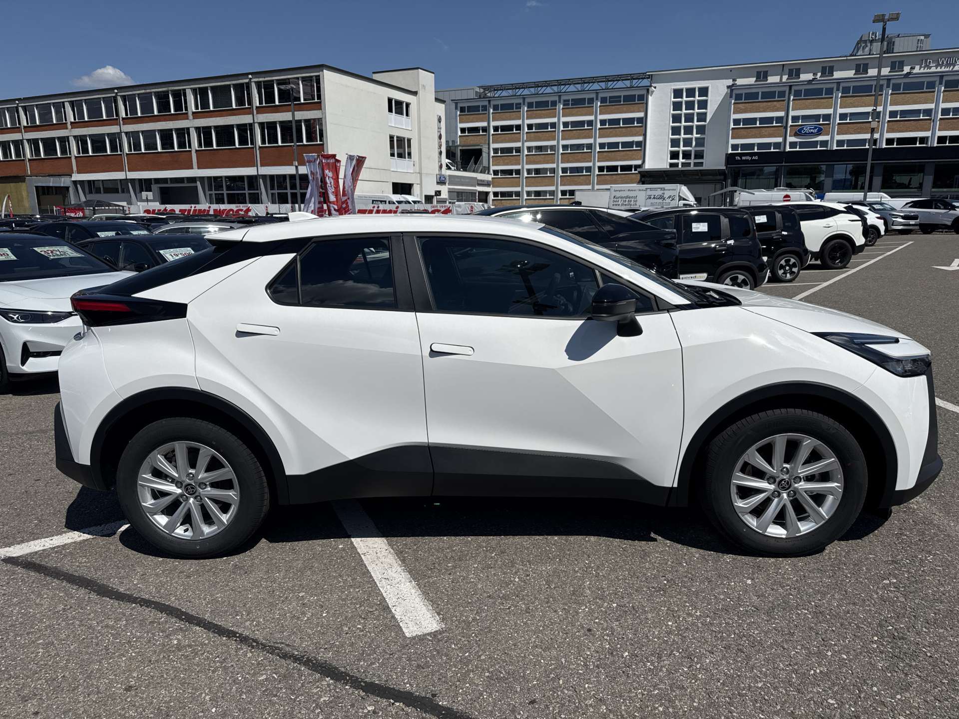 TOYOTA C-HR 1.8 HSD Comfort CVT-Automat-image-10