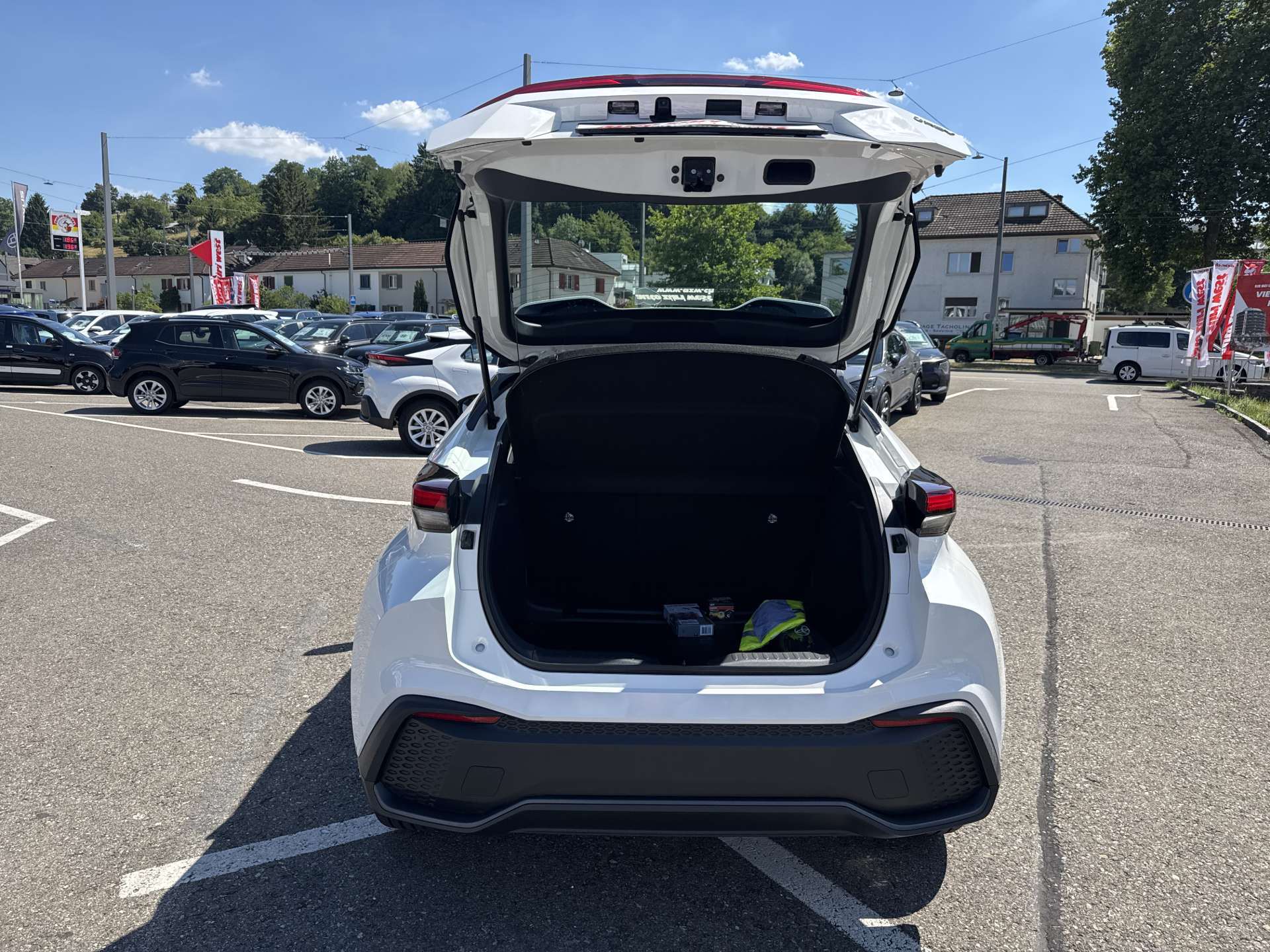 TOYOTA C-HR 1.8 HSD Comfort CVT-Automat-image-7
