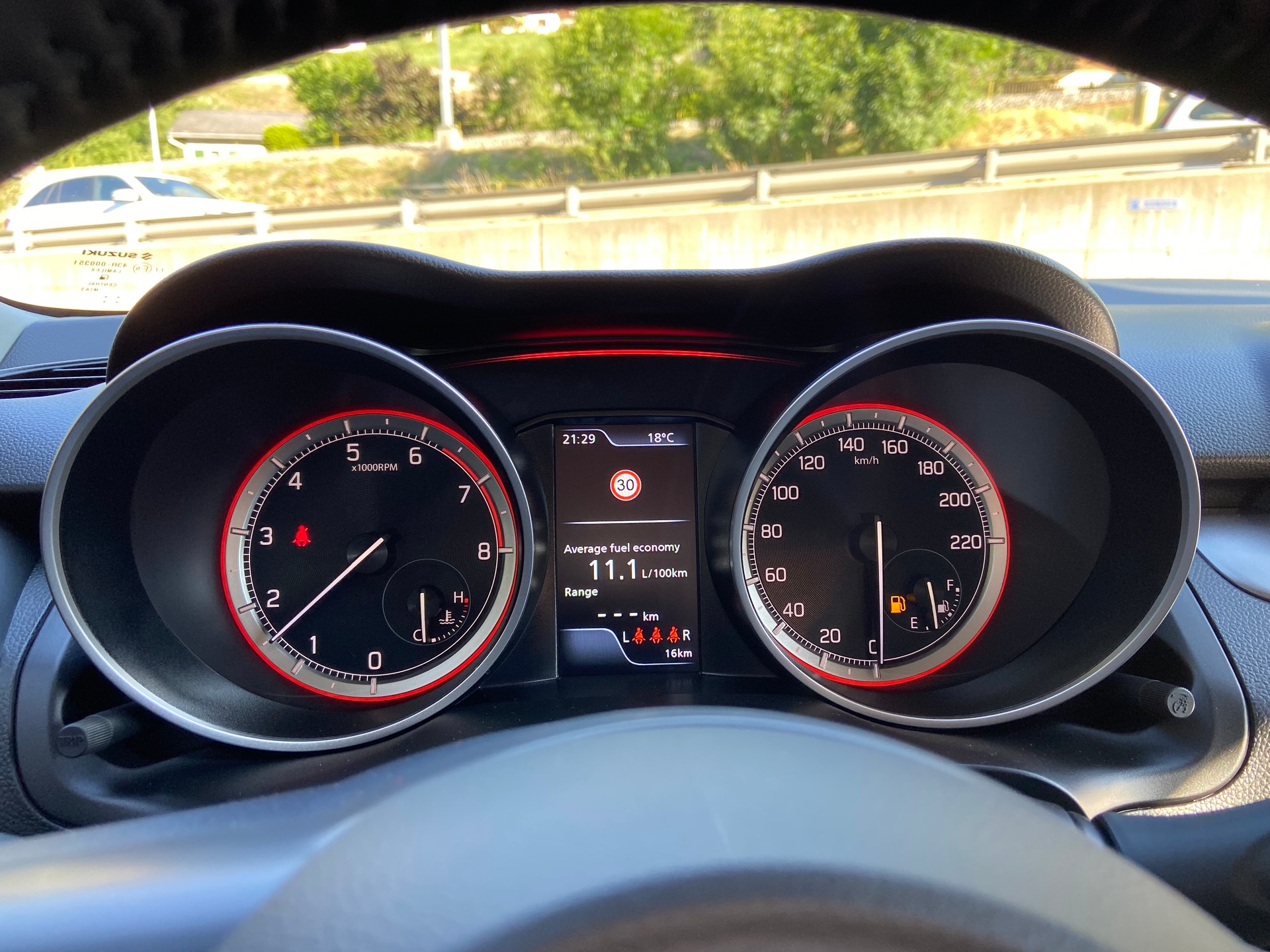 SUZUKI Swift 1.2 Compact Top Hybrid 4x4-image-6