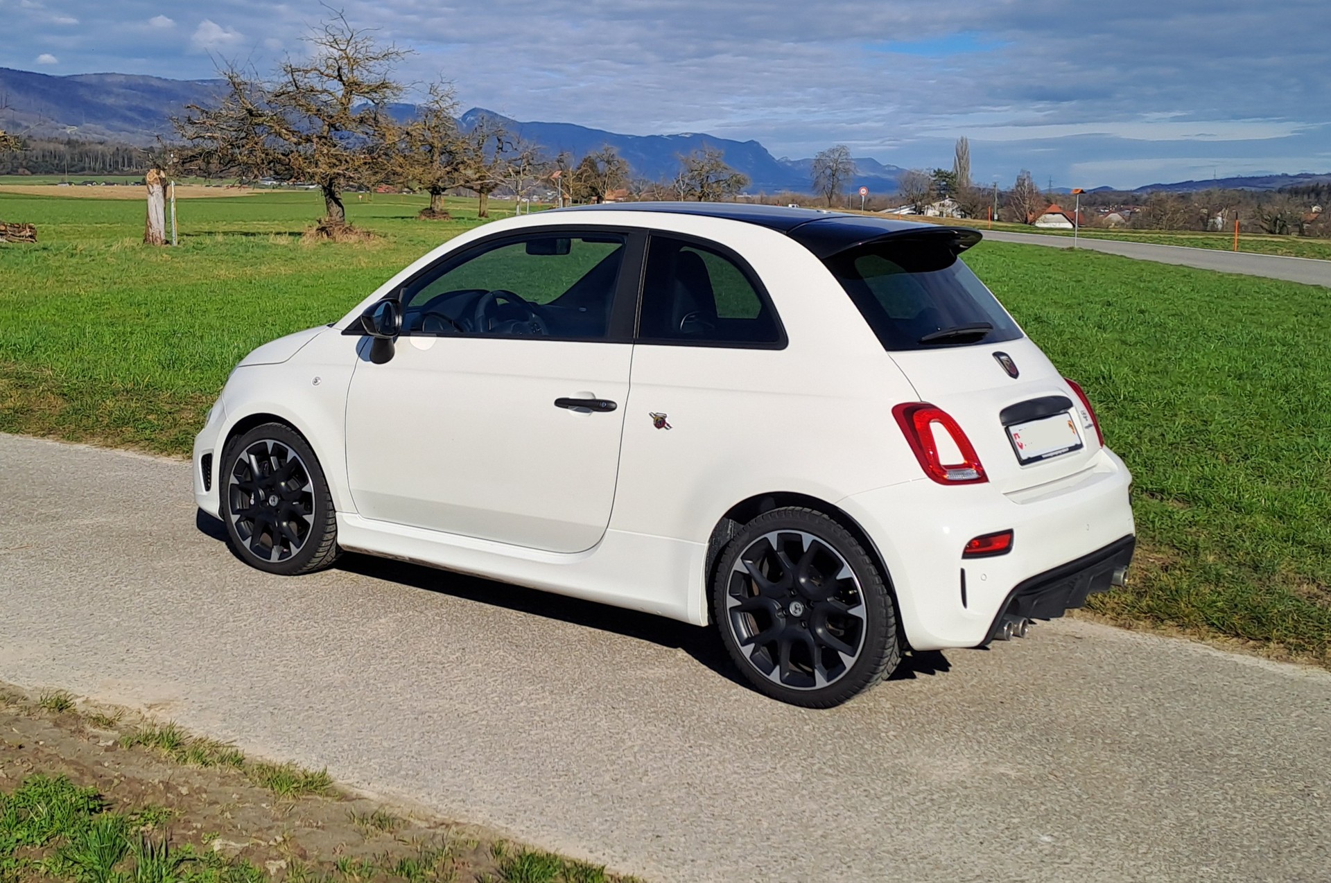 FIAT Abarth 595 1.4 T-Jet 180 Competizione-image-5