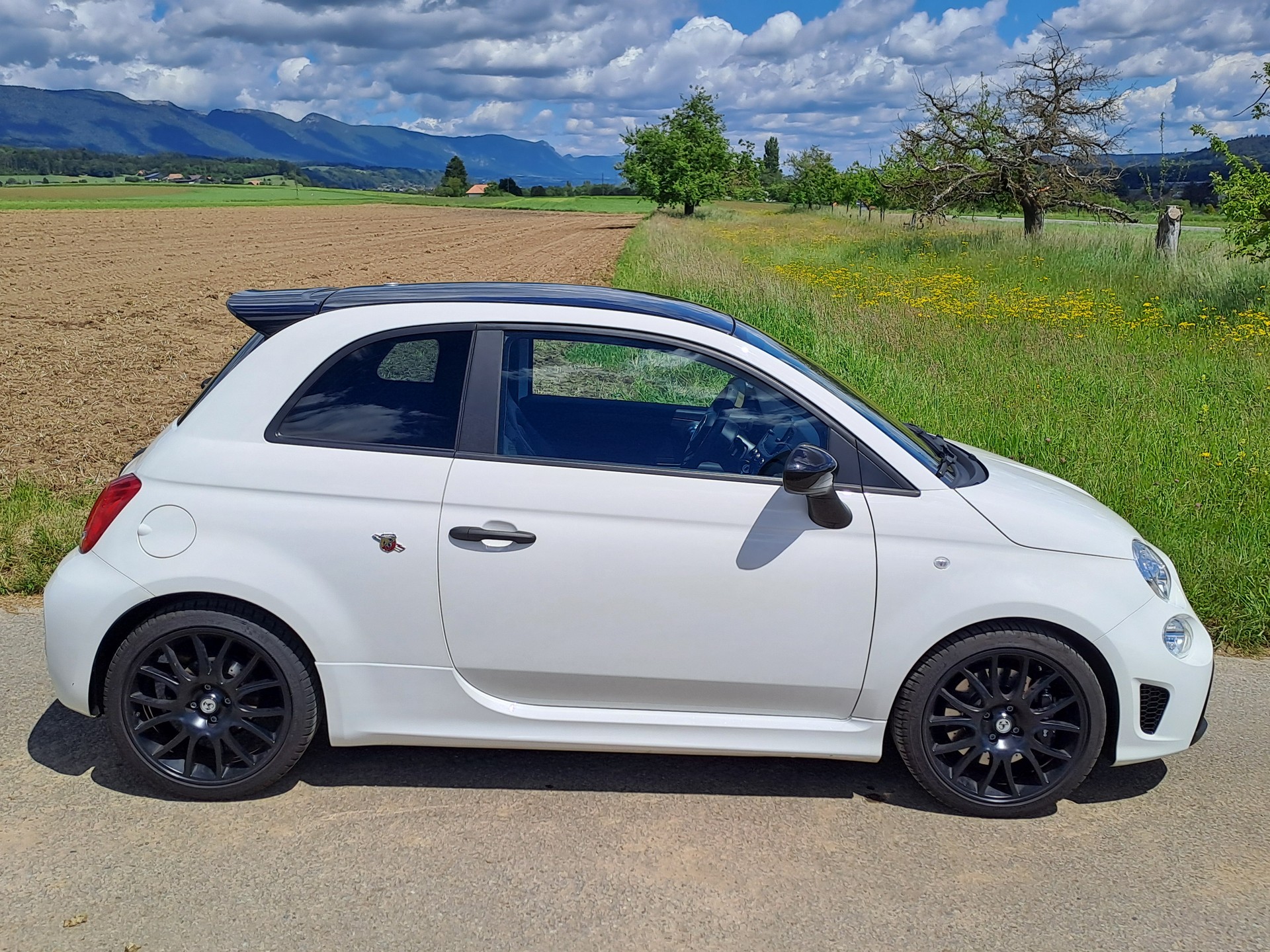 FIAT Abarth 595 1.4 T-Jet 180 Competizione-image-1