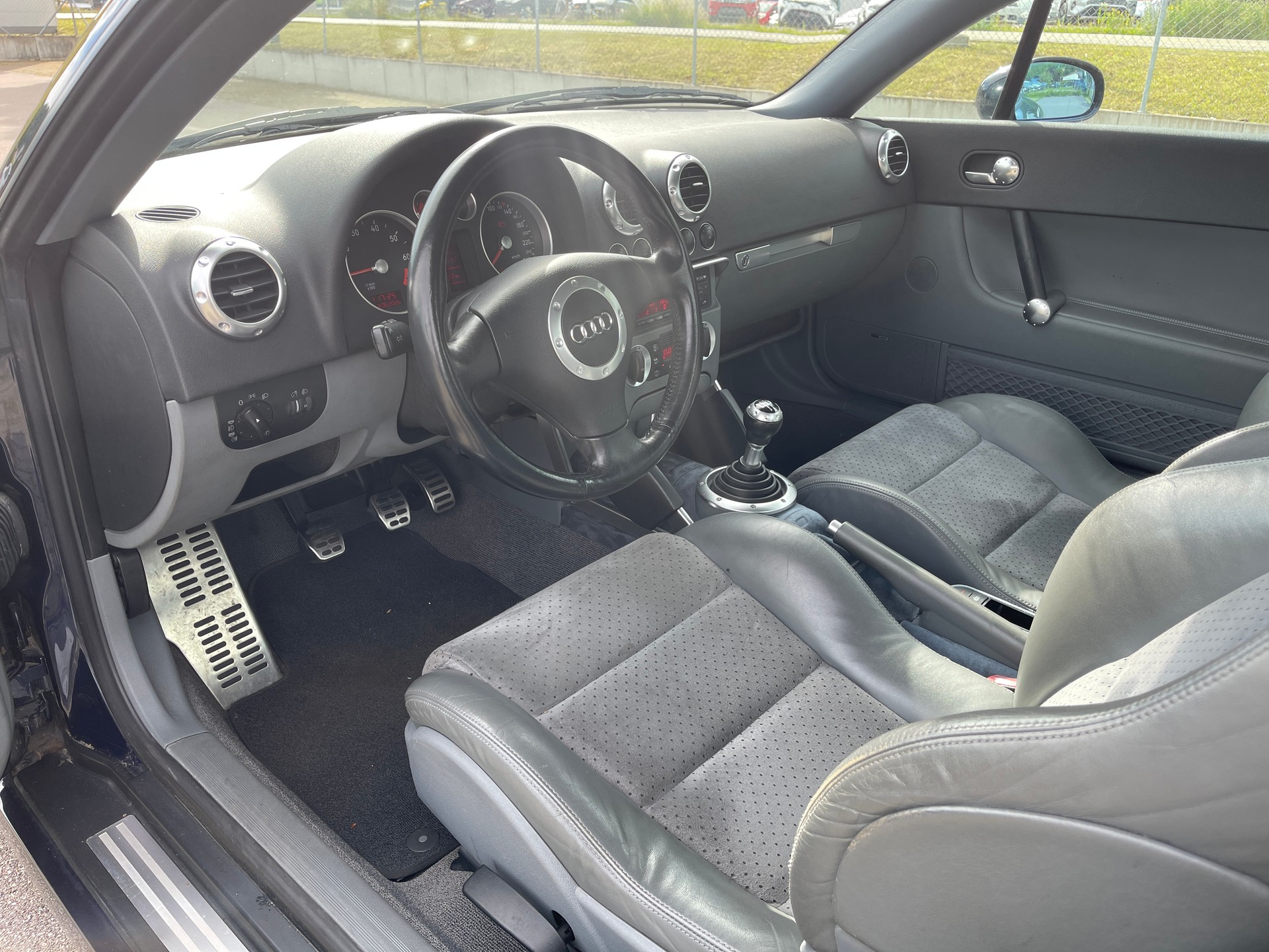 AUDI TT Coupé 1.8 T-image-5