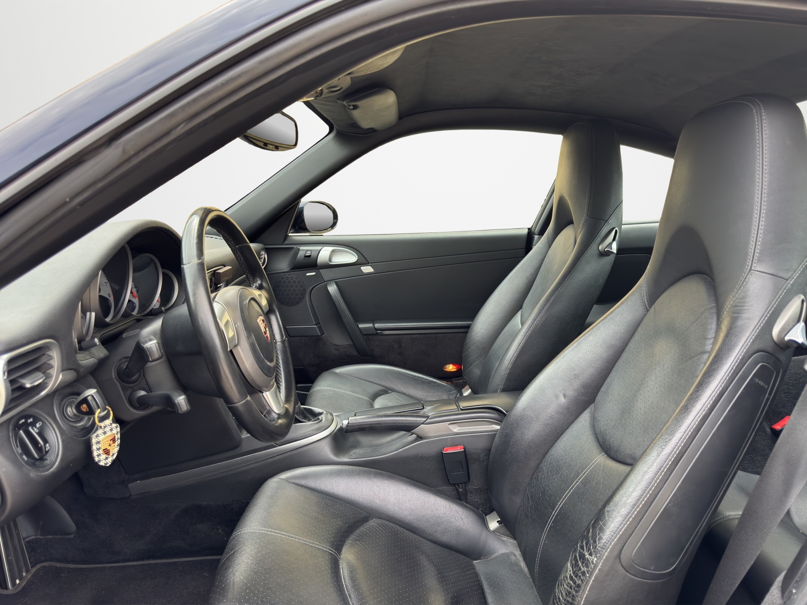PORSCHE 911 Carrera 4S-image-8