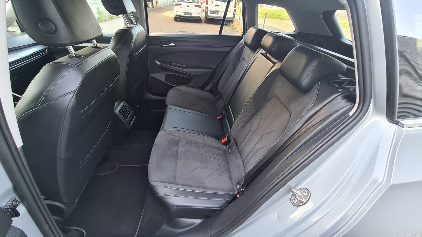 VW Golf Variant 2.0 TDI Style DSG ** Teil-Leder ** Gr-Navi ** RF-Kamera ** Sitzmemory ** Sitzheizung ** Modell 2024 **-image-19