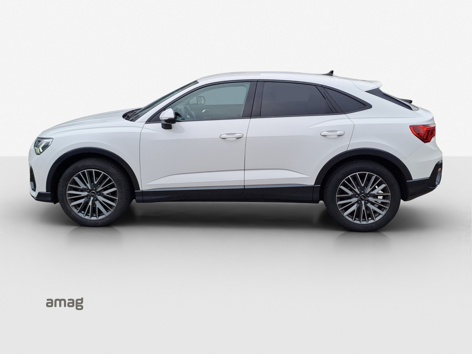 AUDI Q3 Sportback 35 TFSI Attraction S-tronic-image-1