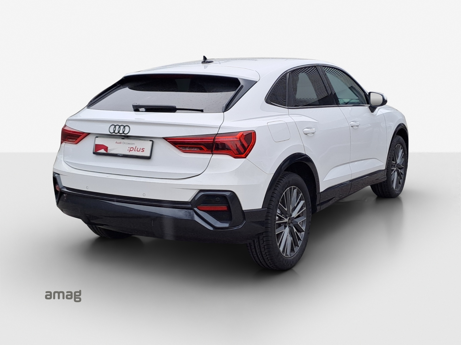 AUDI Q3 Sportback 35 TFSI Attraction S-tronic-image-4