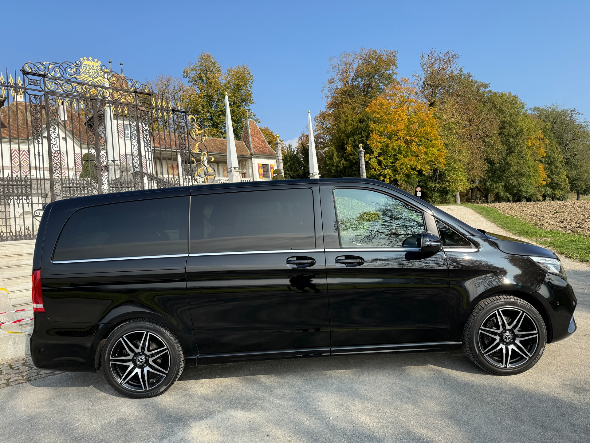 MERCEDES-BENZ V 300 d lang Avantgarde 4Matic 9G-Tronic-image-3