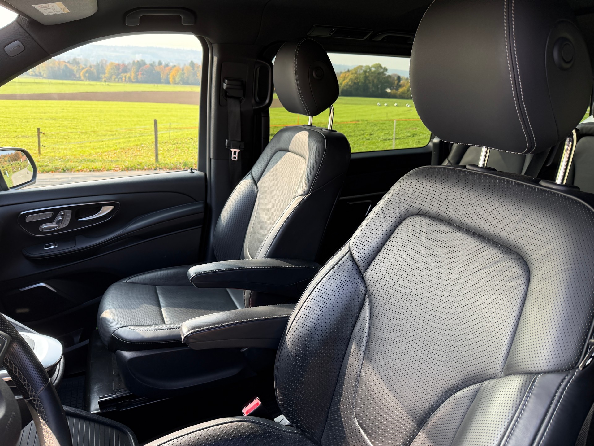 MERCEDES-BENZ V 300 d lang Avantgarde 4Matic 9G-Tronic-image-13