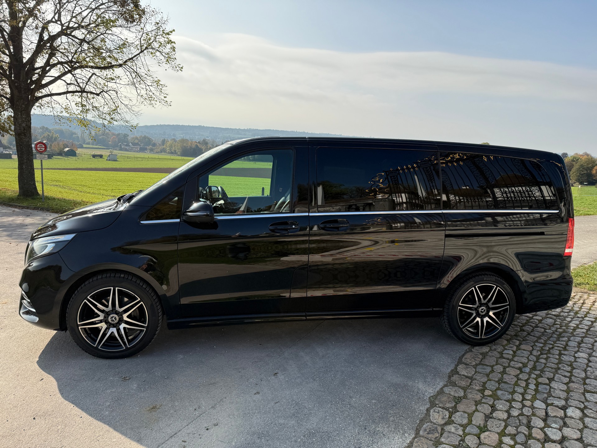 MERCEDES-BENZ V 300 d lang Avantgarde 4Matic 9G-Tronic-image-8