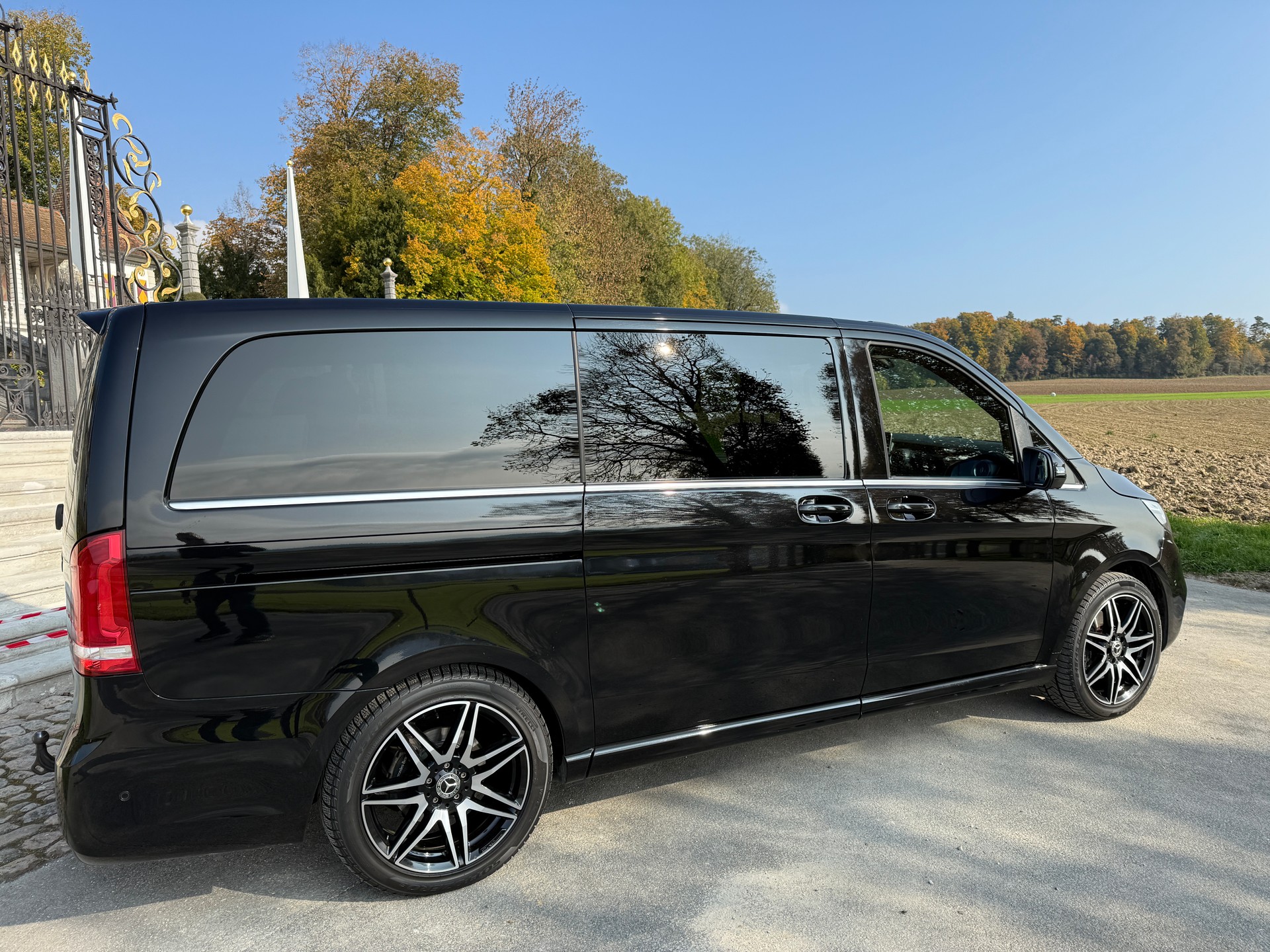 MERCEDES-BENZ V 300 d lang Avantgarde 4Matic 9G-Tronic-image-4
