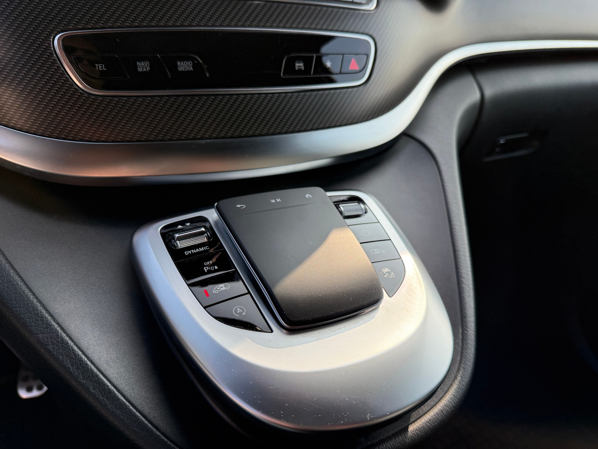 MERCEDES-BENZ V 300 d lang Avantgarde 4Matic 9G-Tronic-image-18