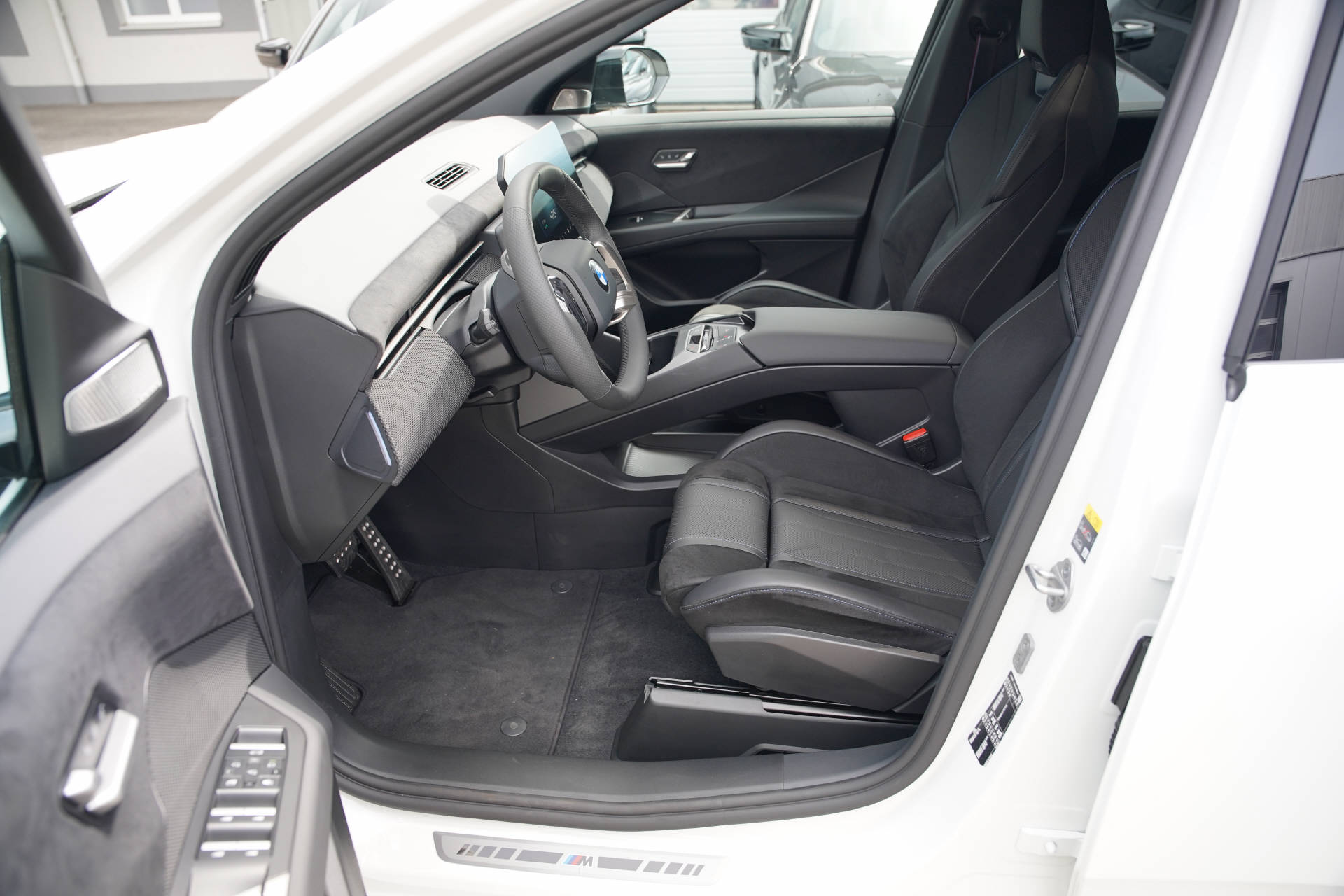 BMW BMW iX3 50 xDrive M Sport Pro-image-8