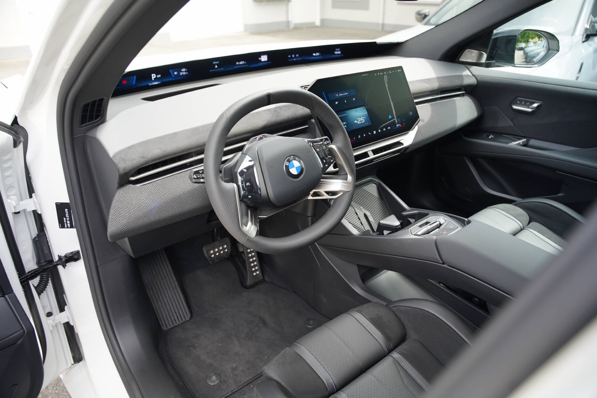 BMW BMW iX3 50 xDrive M Sport Pro-image-6