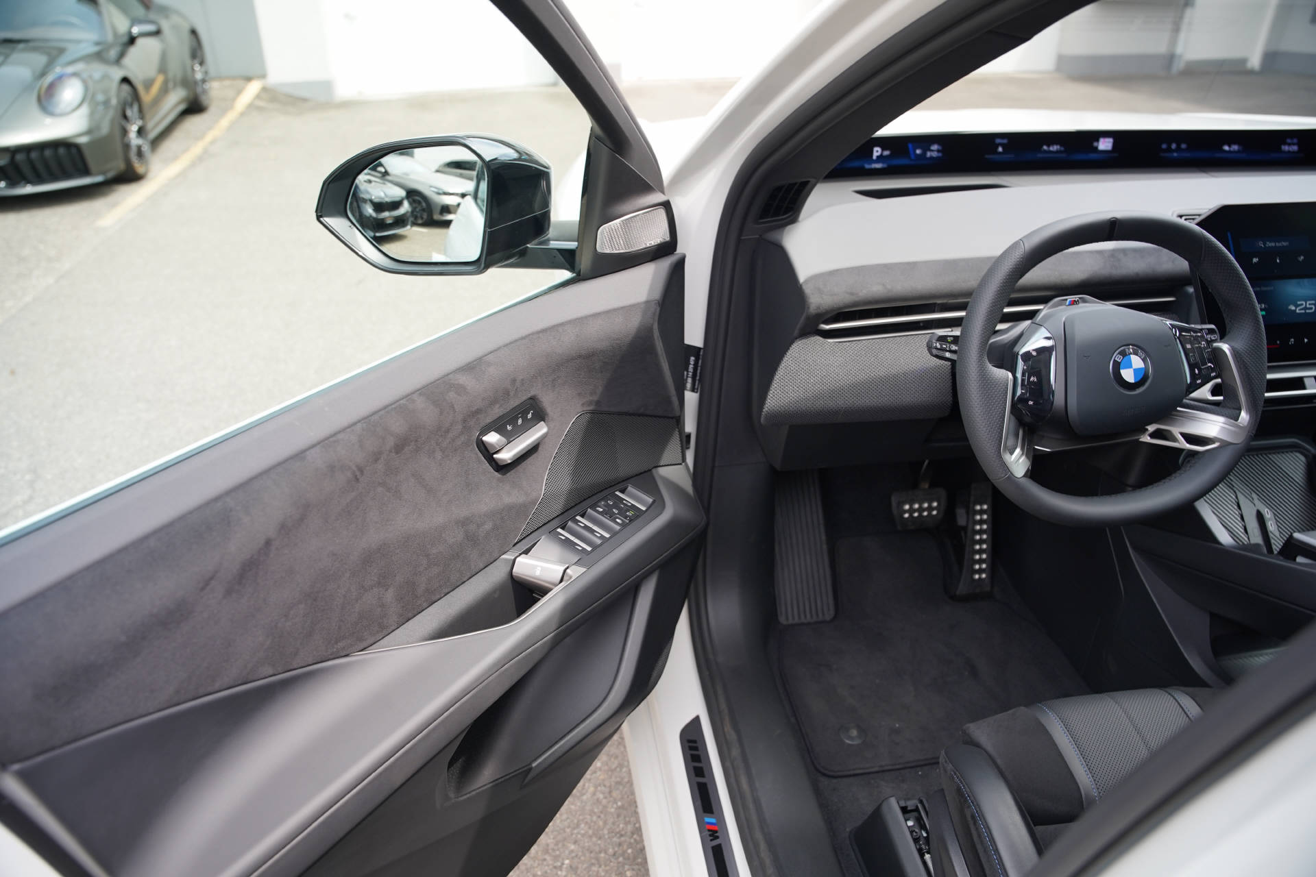 BMW BMW iX3 50 xDrive M Sport Pro-image-7