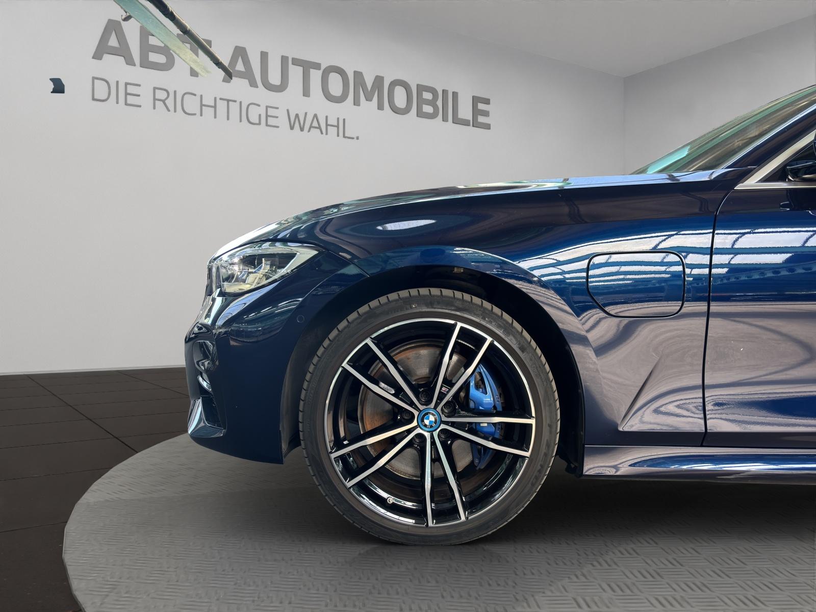 BMW 330e xDrive SAG Touring-image-24