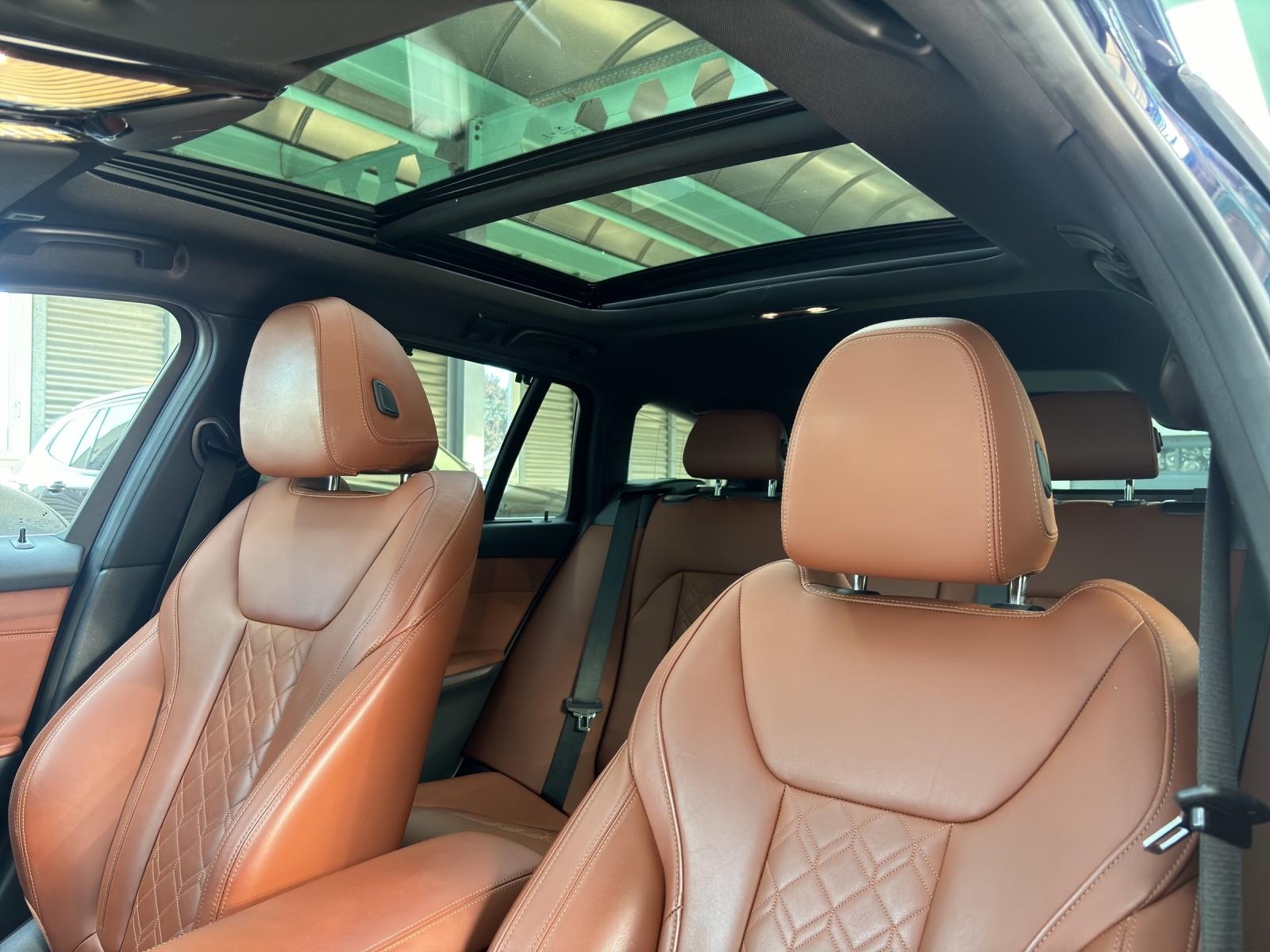 BMW 330e xDrive SAG Touring-image-12