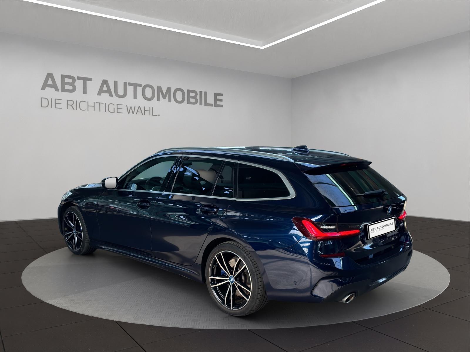 BMW 330e xDrive SAG Touring-image-3