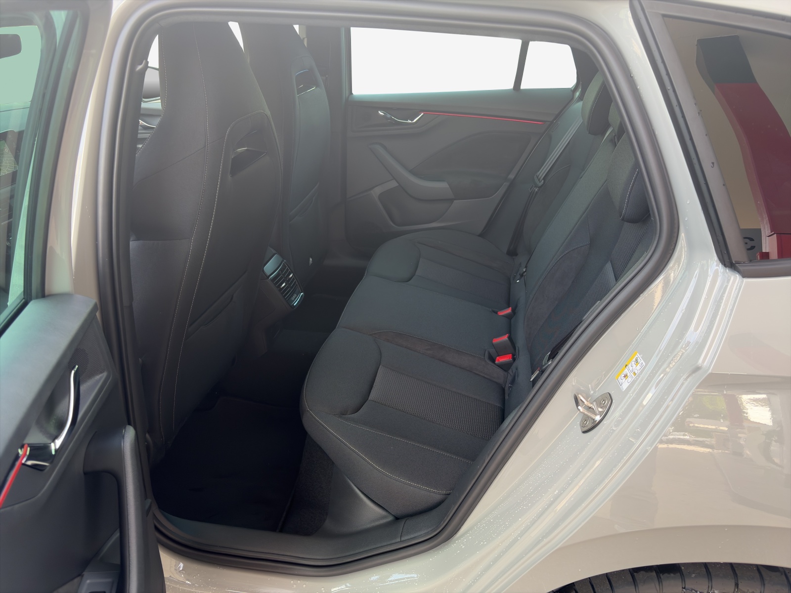VW T-Roc 1.5 eTSI mHEV Trend DSG-image-11