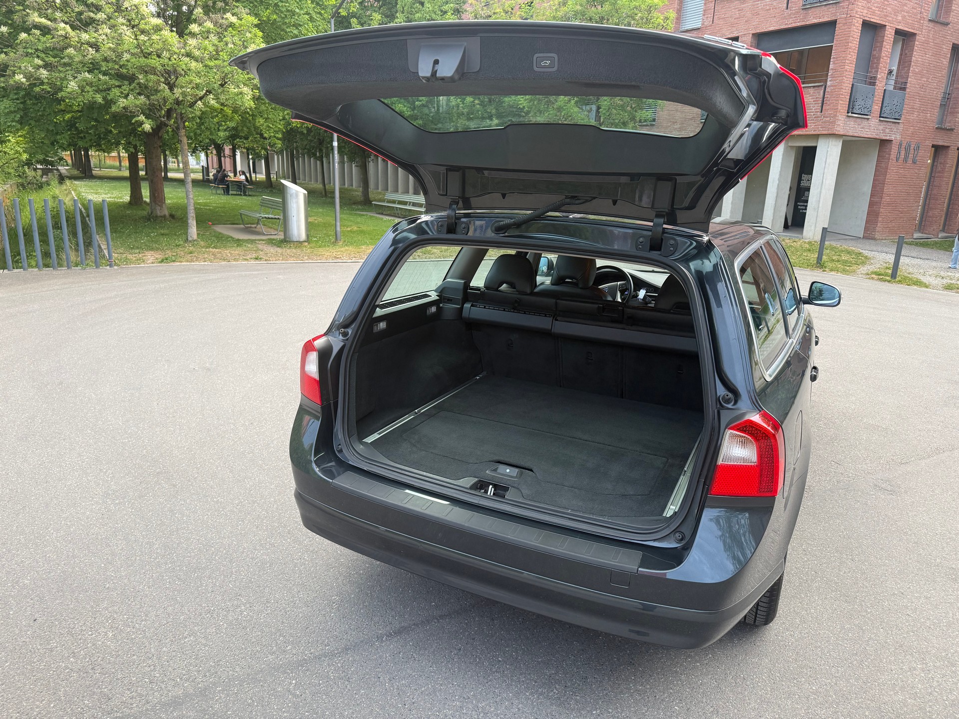 VOLVO V70 2.4D Momentum Geartronic-image-20
